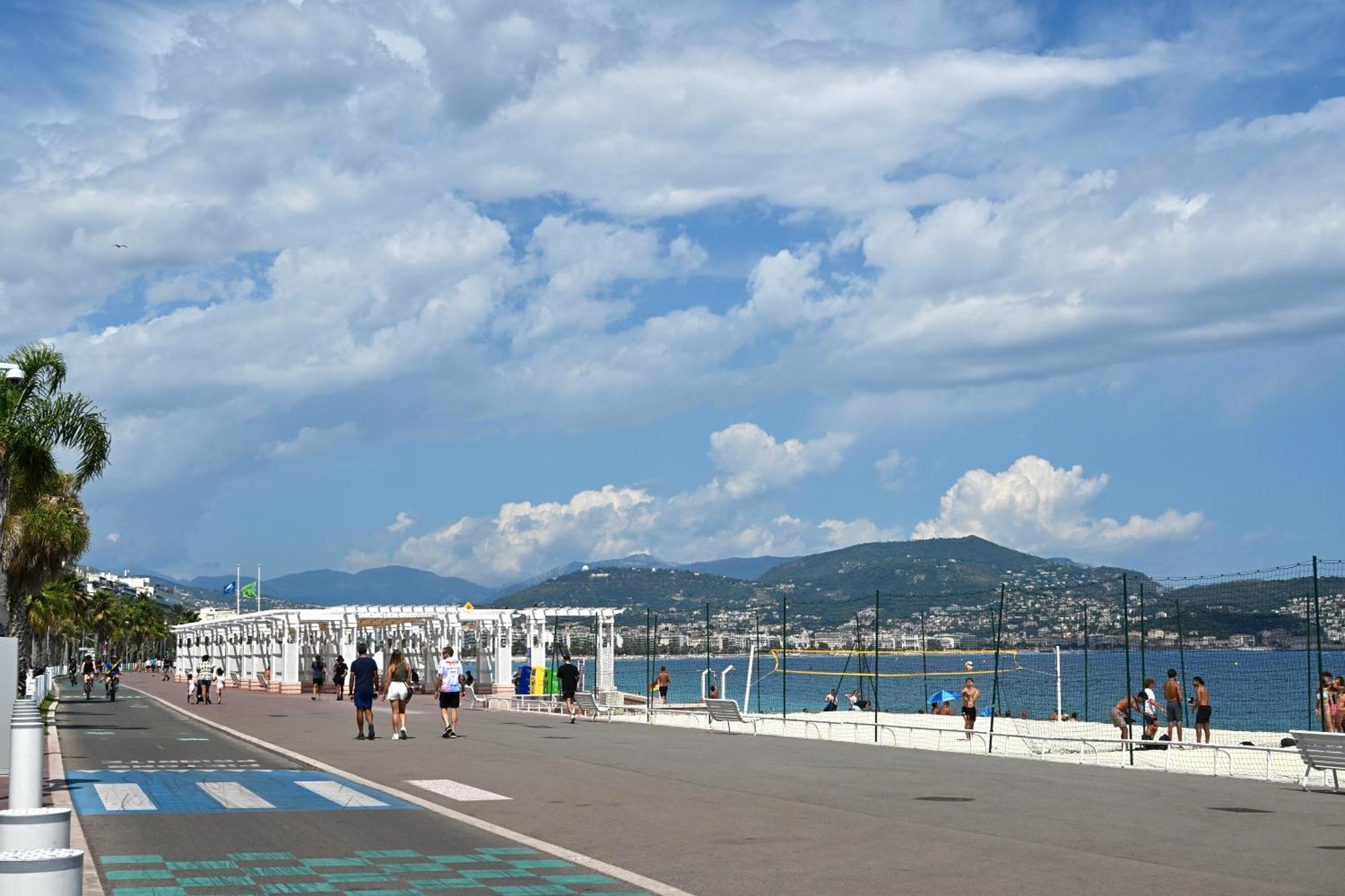 Moderne 3 Pieces Climatise Avec Balcon, A 2 Min Nice