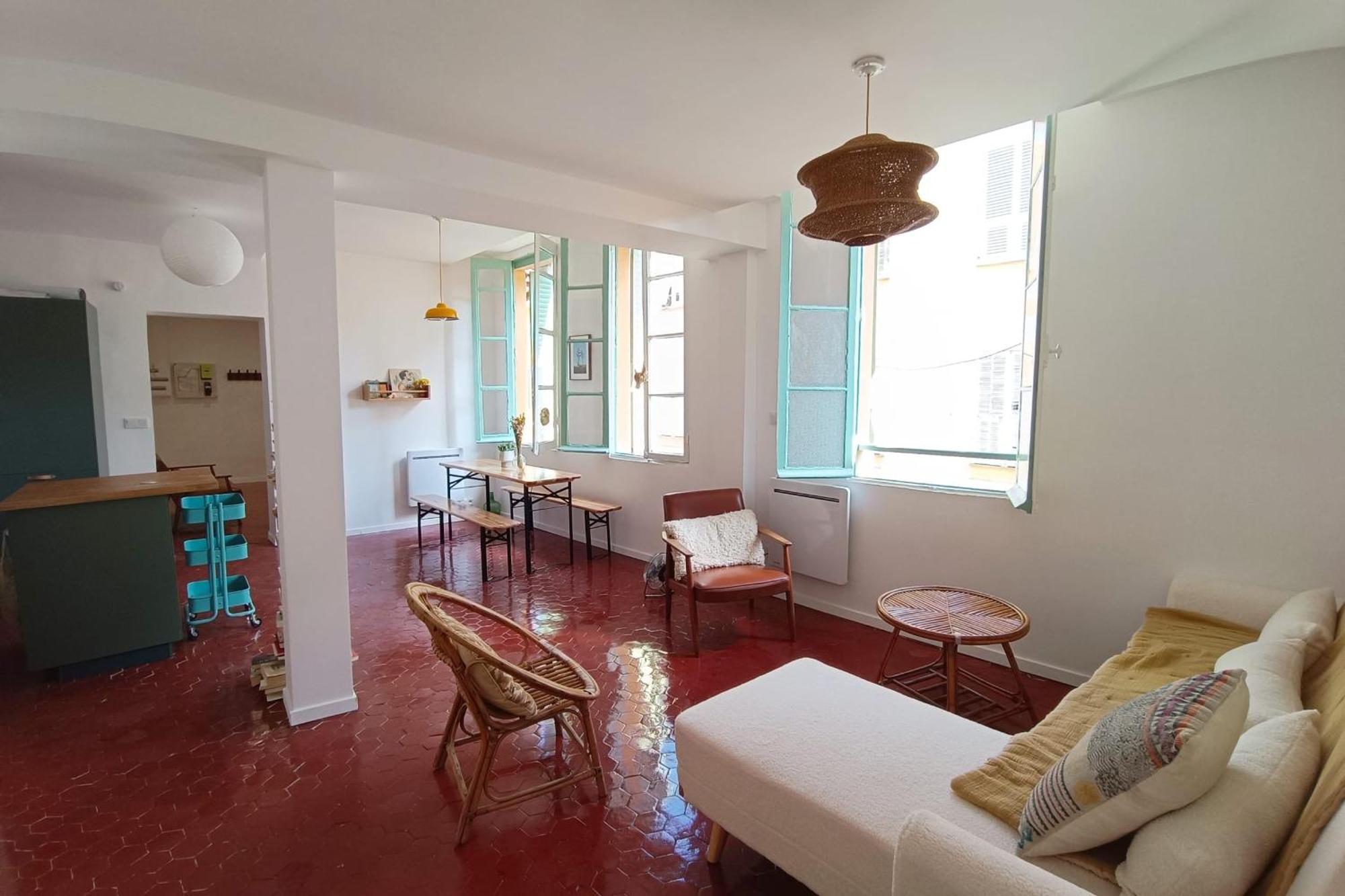 Appartement Bright With Balcony In *