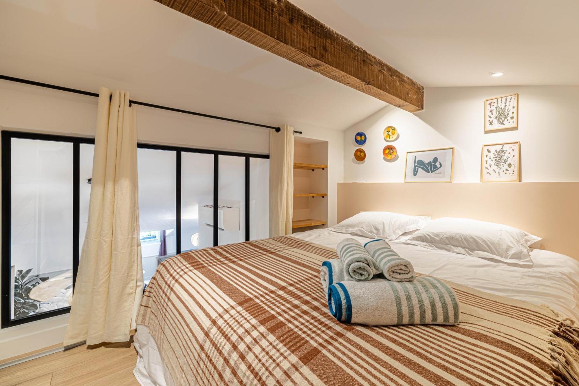 Exceptional Location, 2br Right On Place Massena, Newly Renovated Apartment Nice