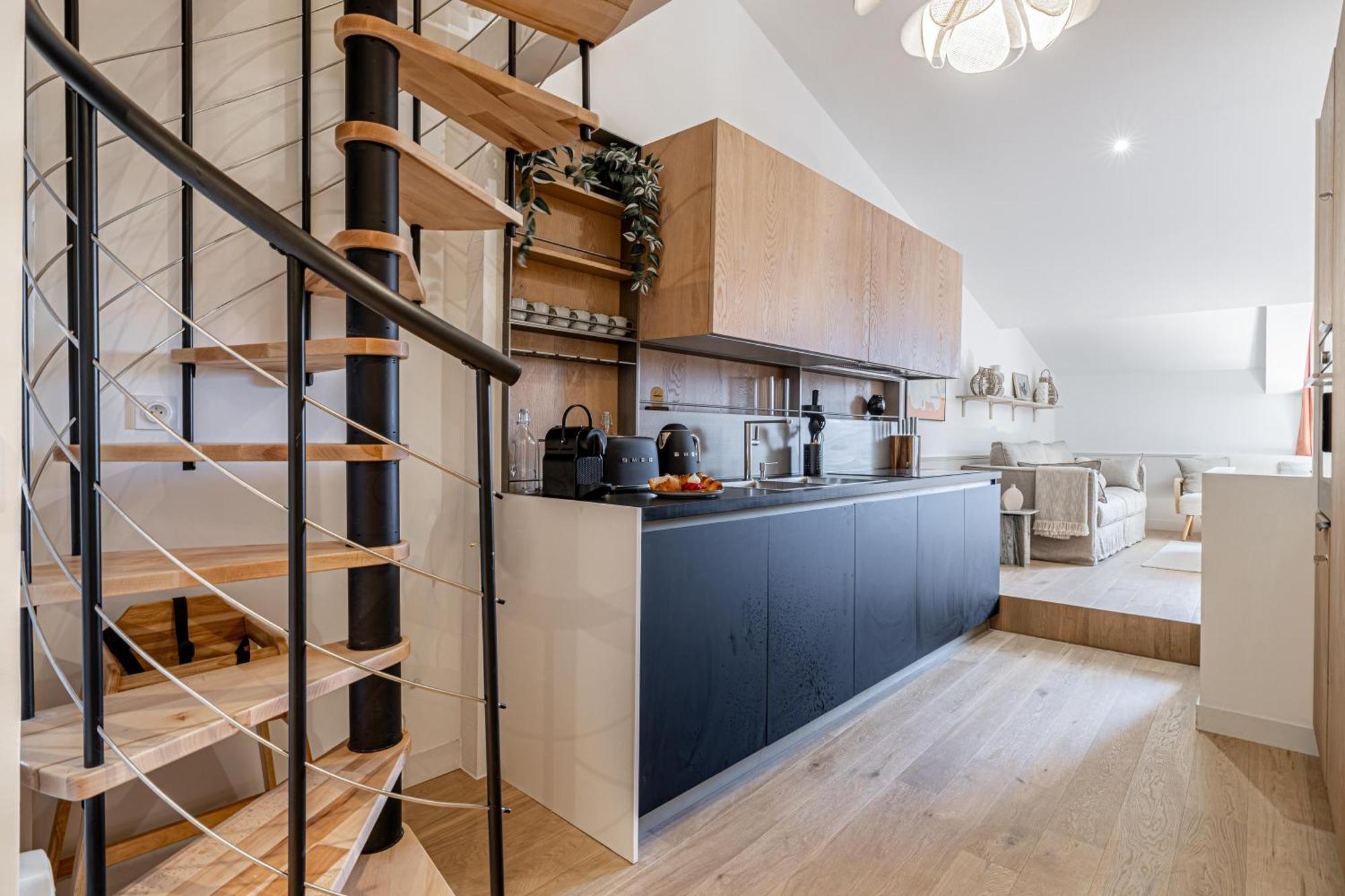 Exceptional Location, 2br Right On Place Massena, Newly Renovated *