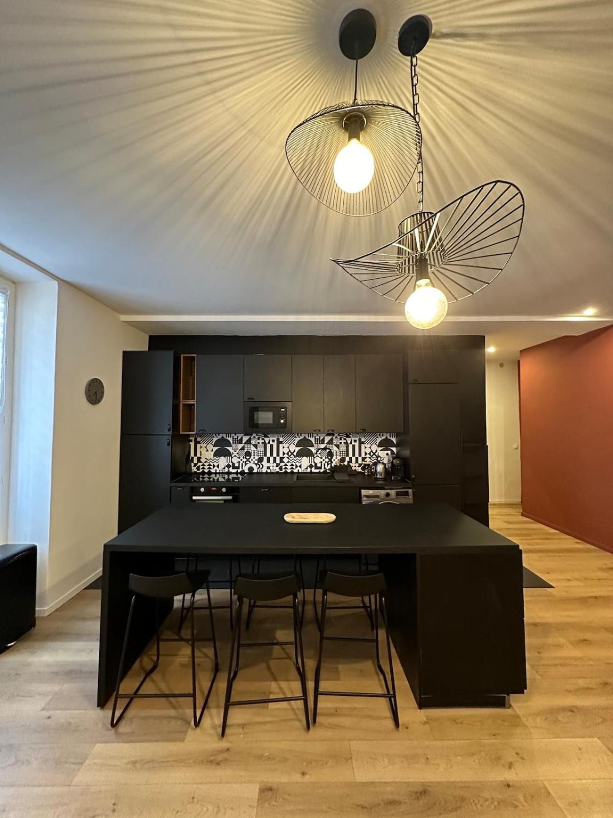 Apartment Heart Of Beautiful 3 Bedrooms