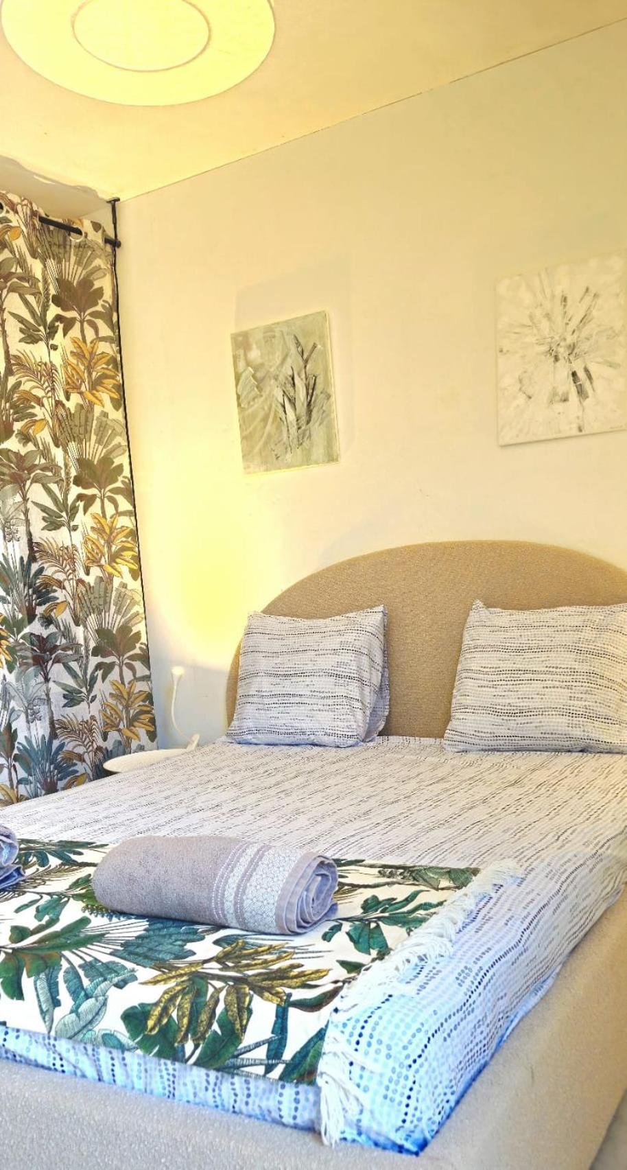 Spacious 3 Close To Tram And Amenities Apartment *