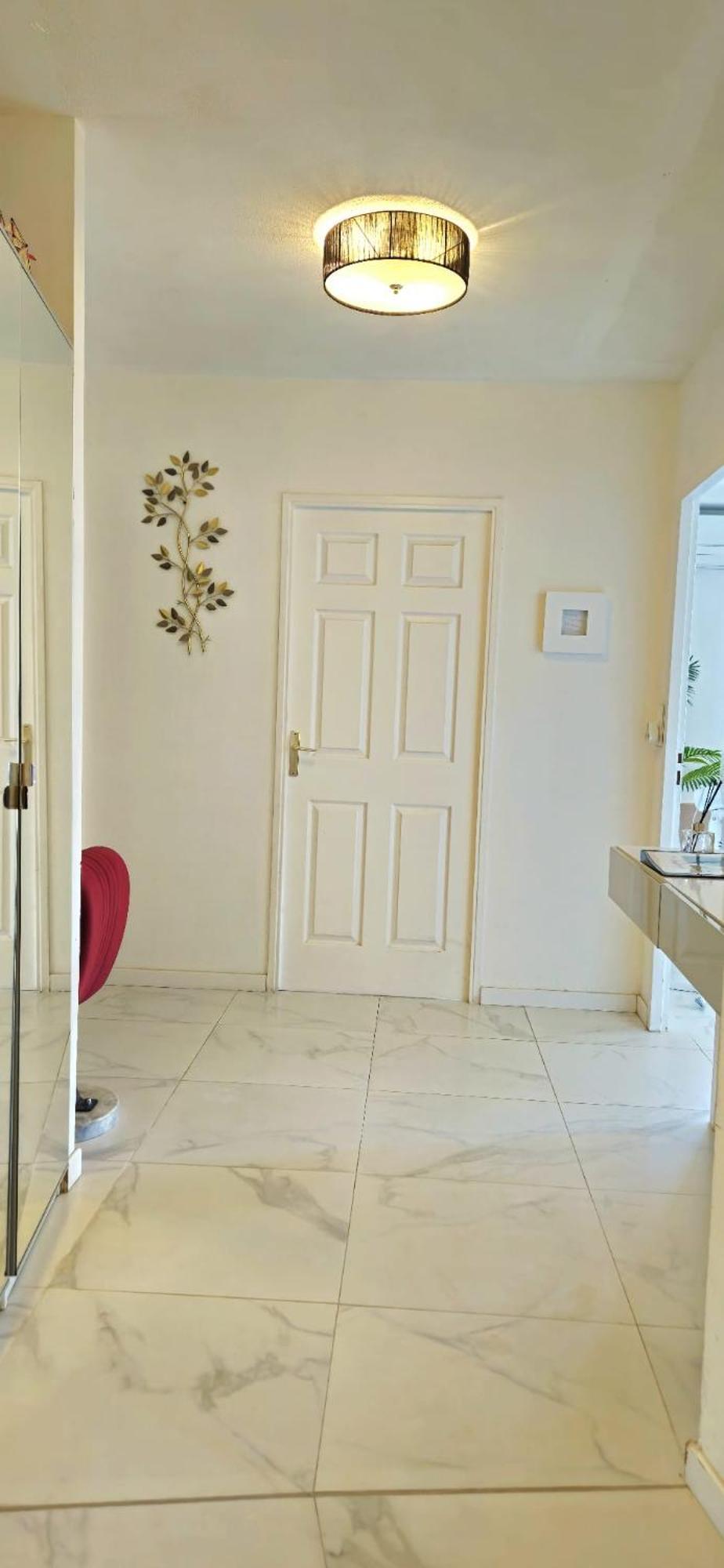 Apartment Spacious 3 Close To Tram And Amenities *