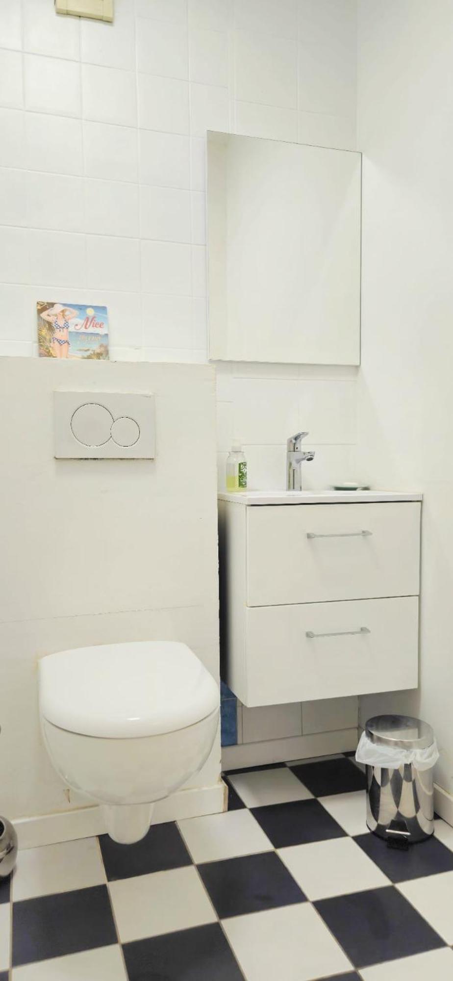 Spacious 3 Close To Tram And Amenities *