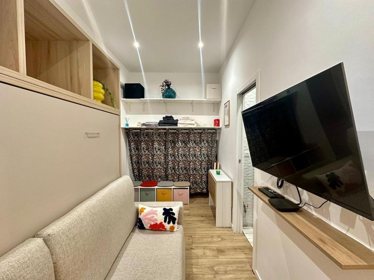 Studette Equipee Centre De *