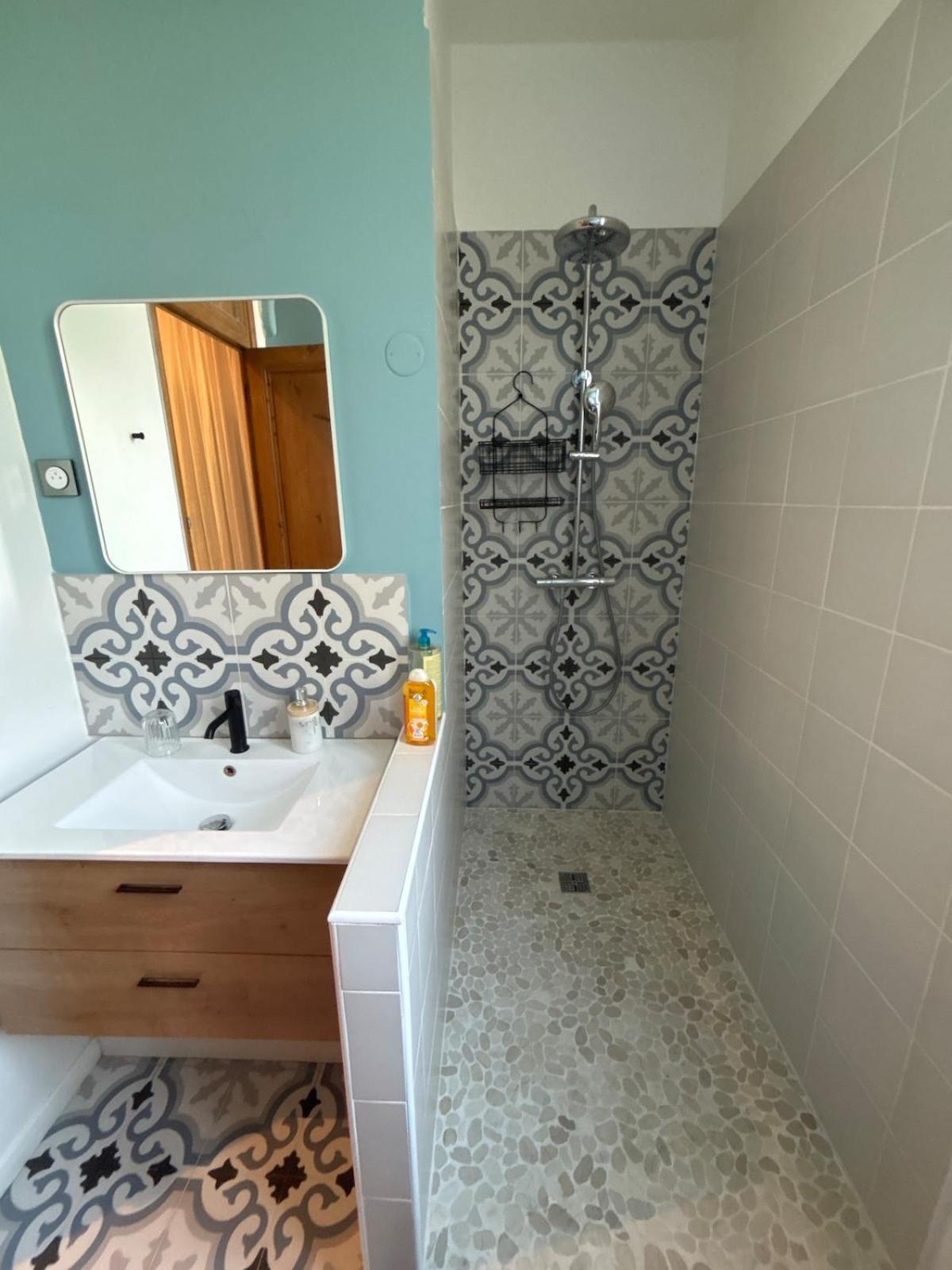 Renovated F3 Parking Clim Mont Boron * Nice