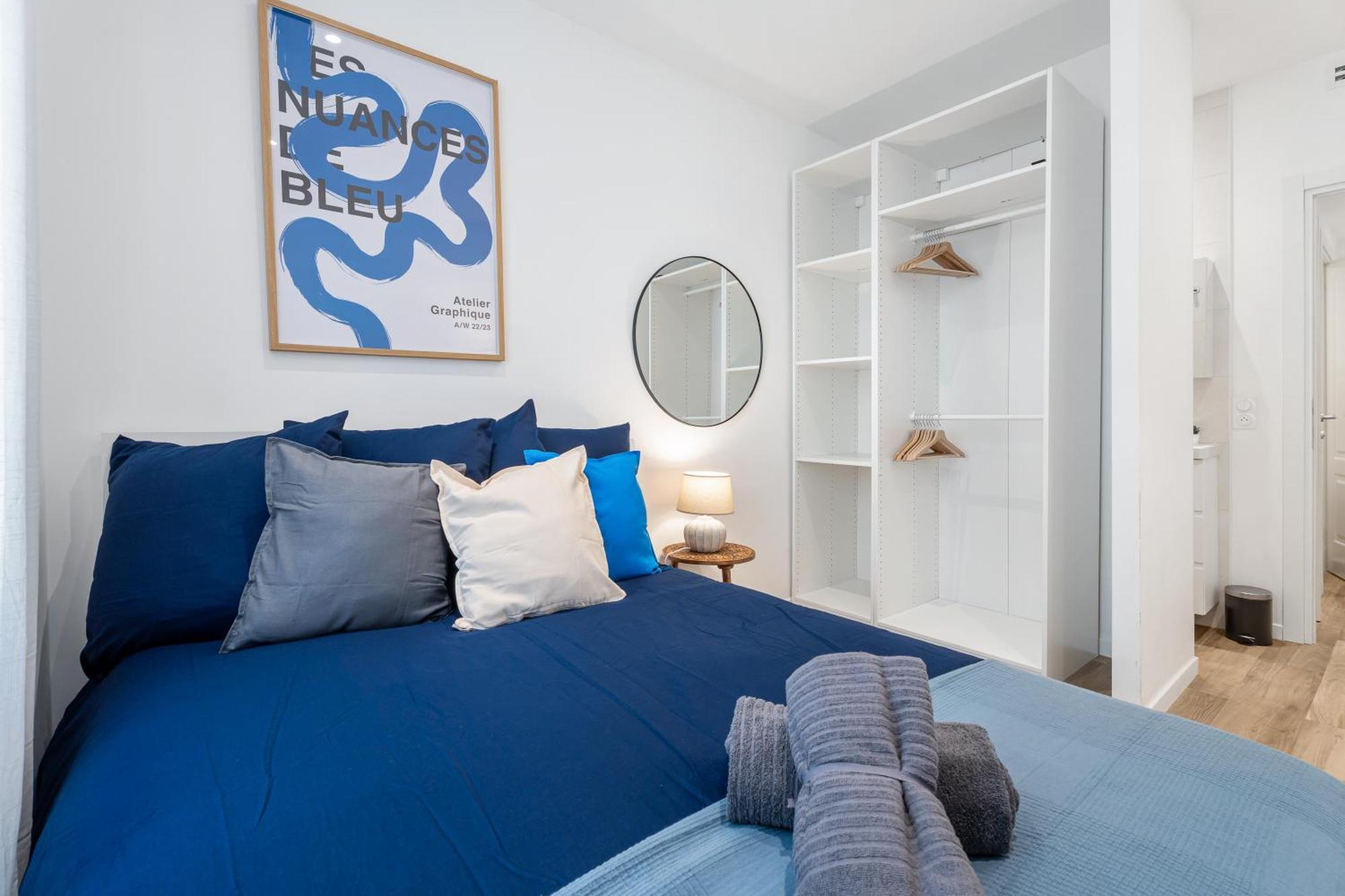 Renting - Republique - Garibaldi Chic 3 Bedrooms 3 Bathrooms Balcony Aircon