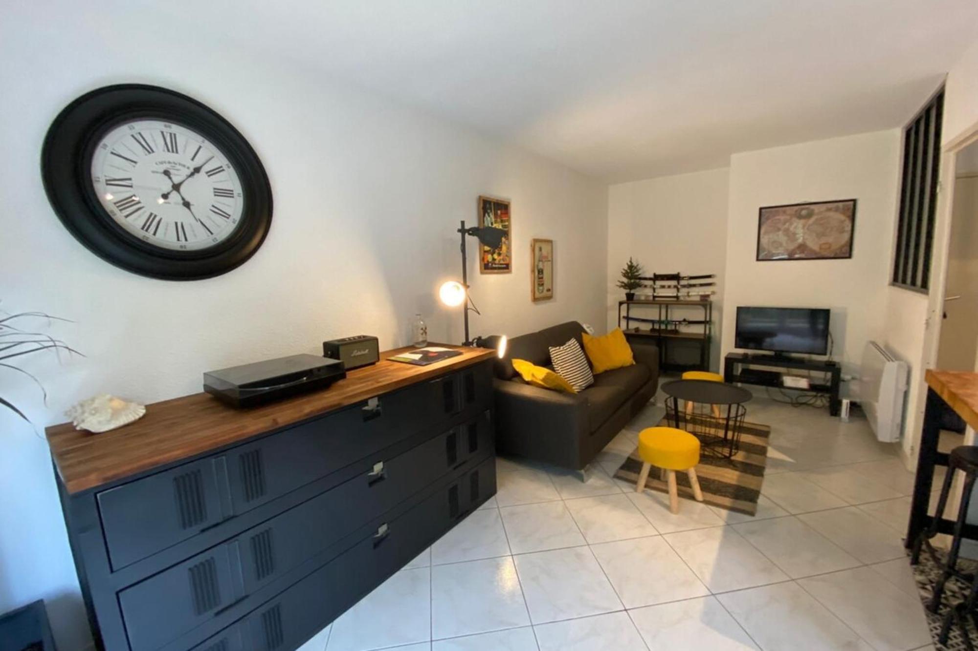 Beautiful On The Heights Of - Parking