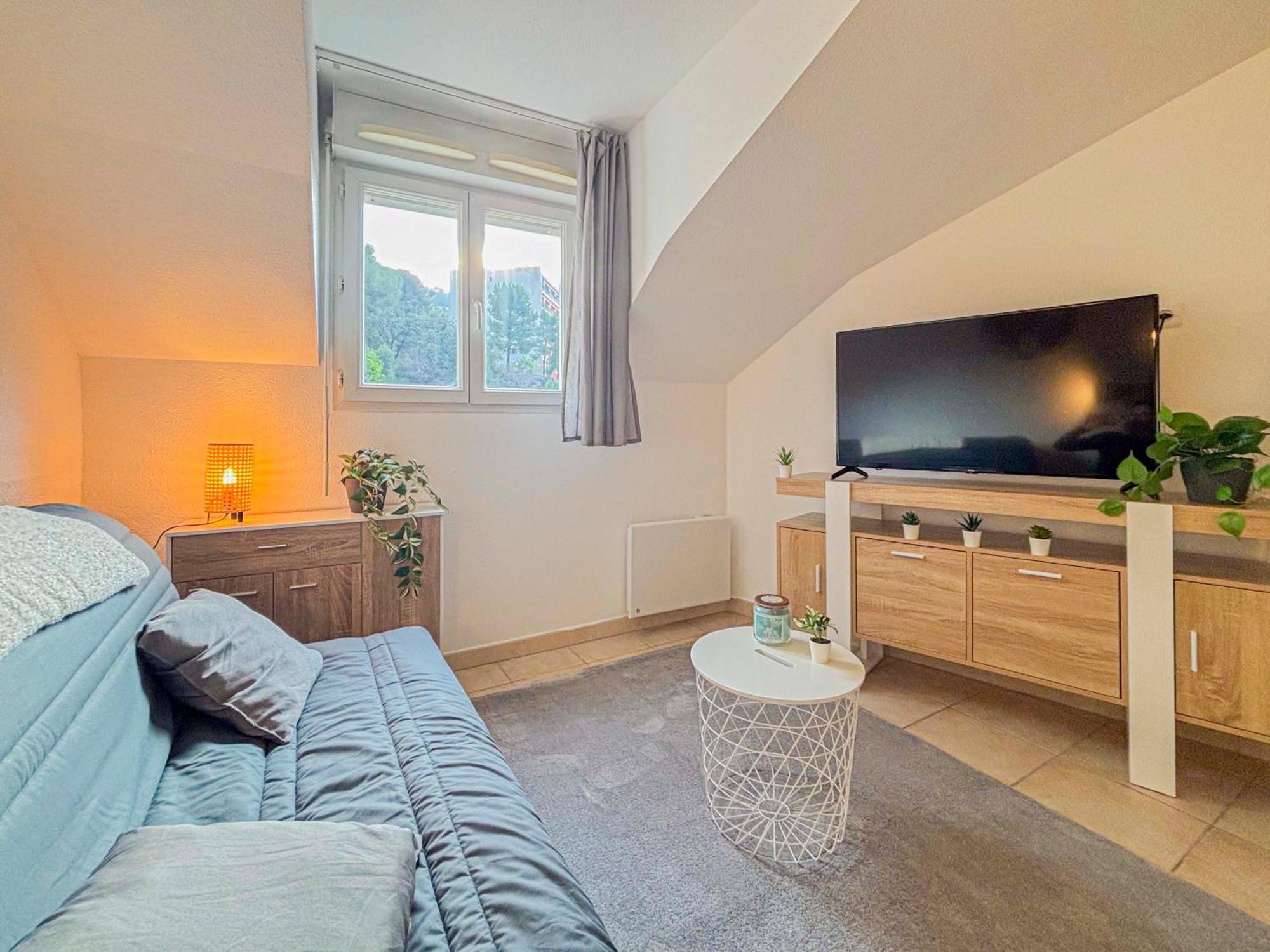 Appartement Etudiants Port - Riquier- Wifi, 2 Pers Nice