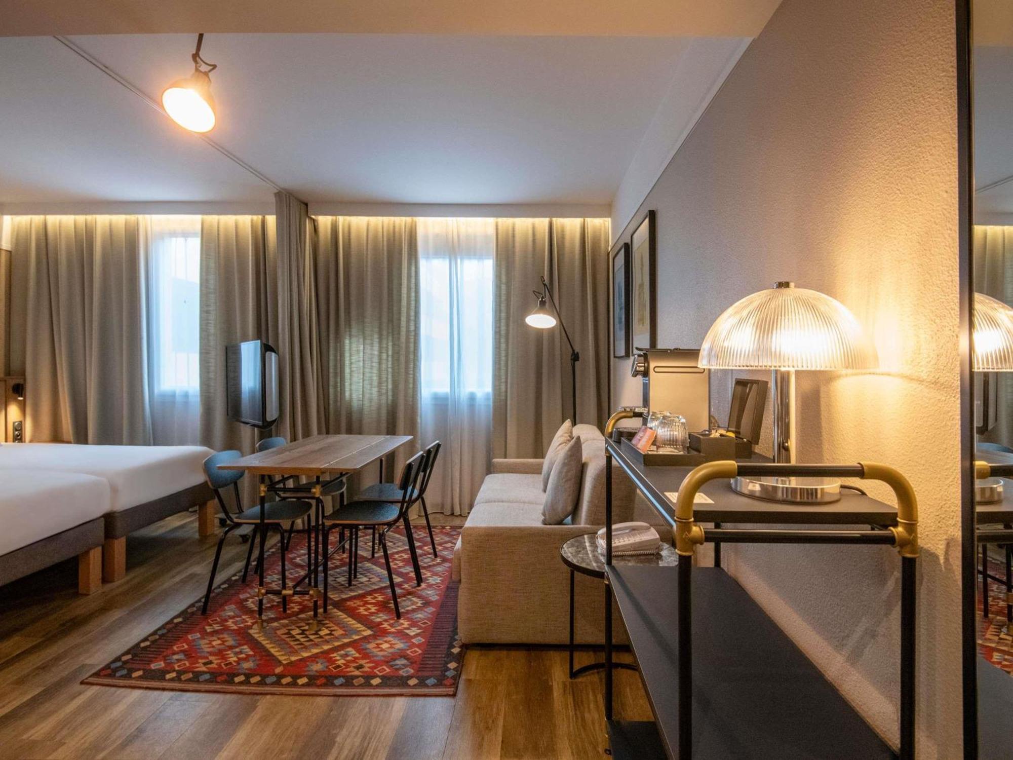 Hotel Novotel Airport 4*