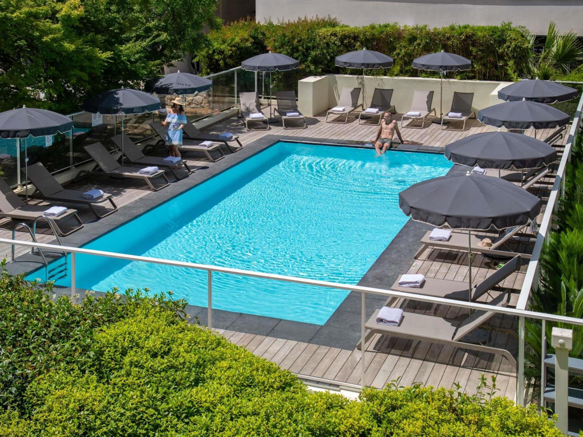 Novotel Airport Hotel