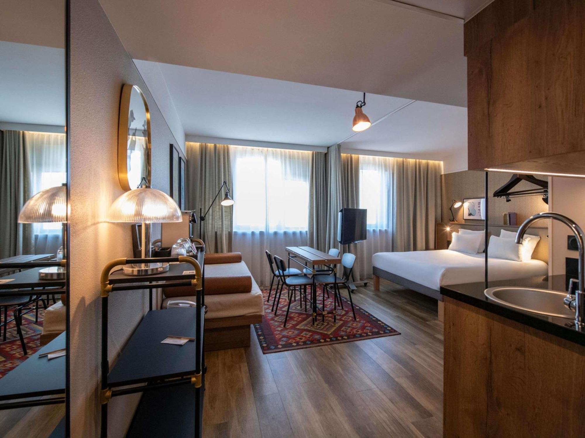 Hotel Novotel Airport 4*