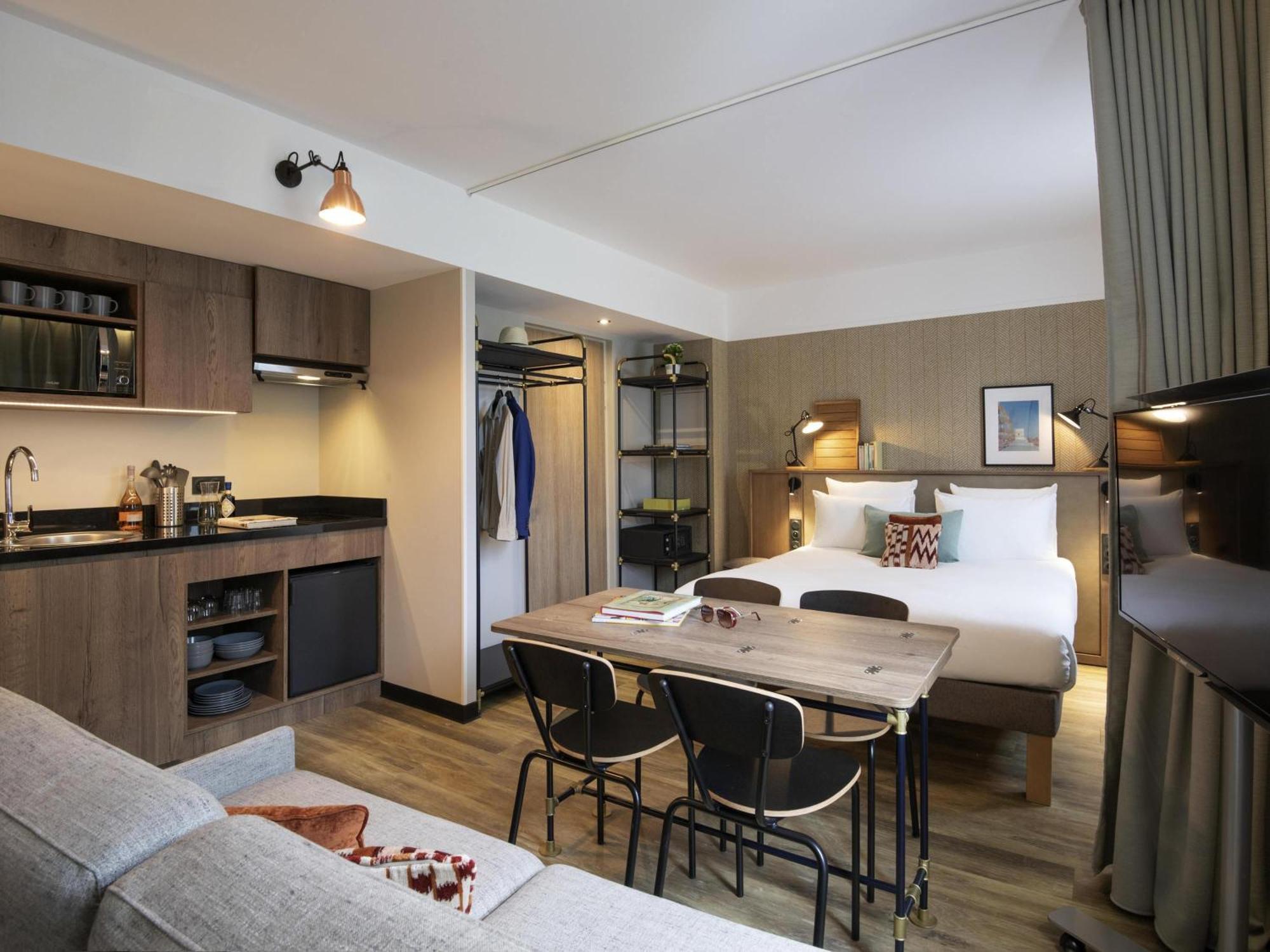 Hotel Novotel Airport 4*