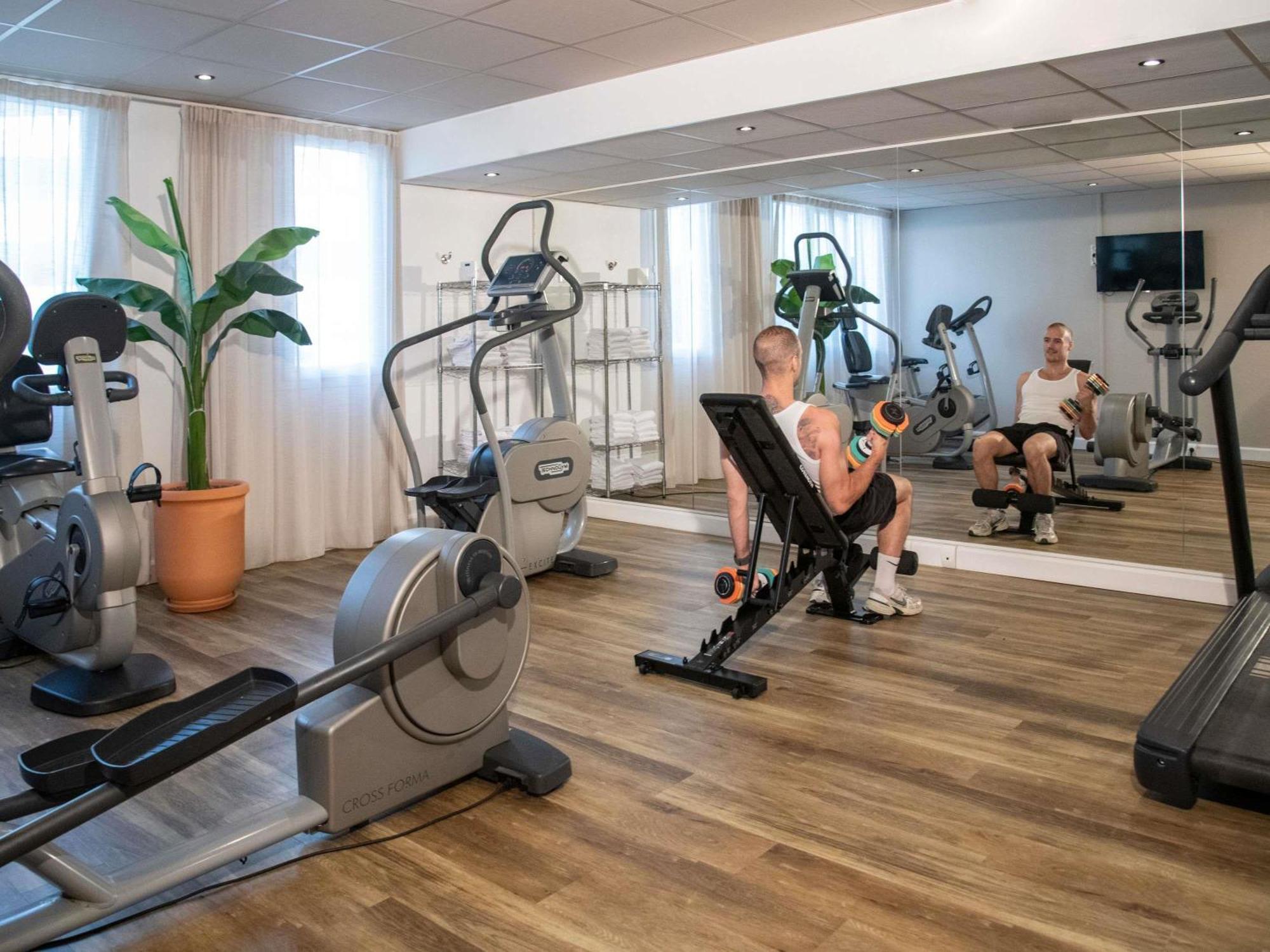 Novotel Airport Hotel