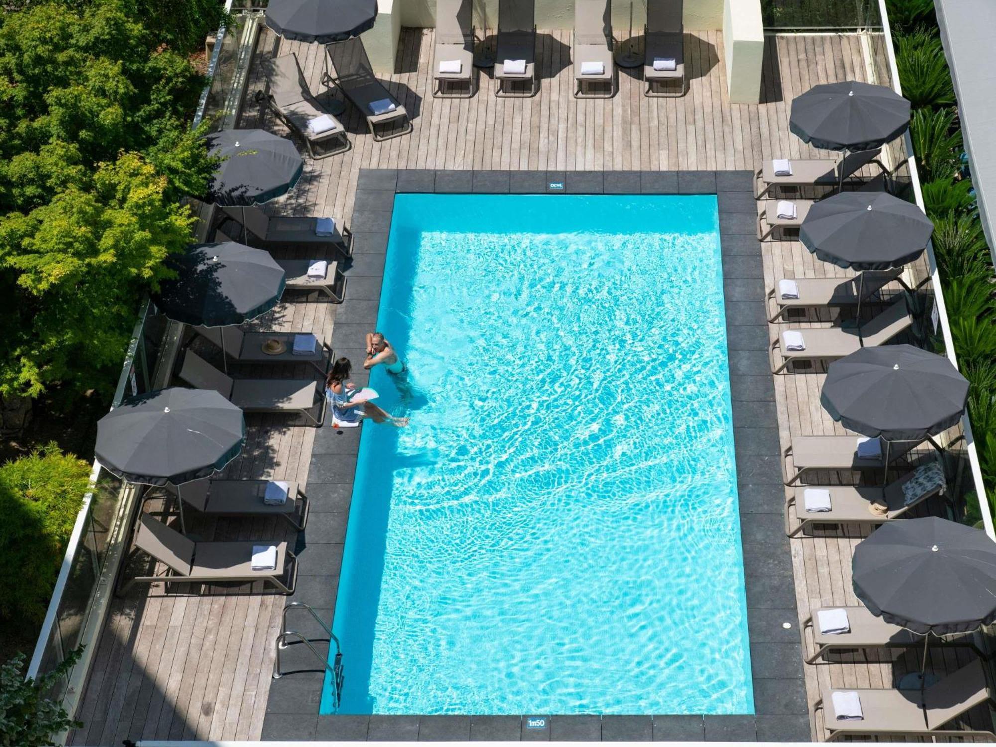 Novotel Airport Hotel 4*