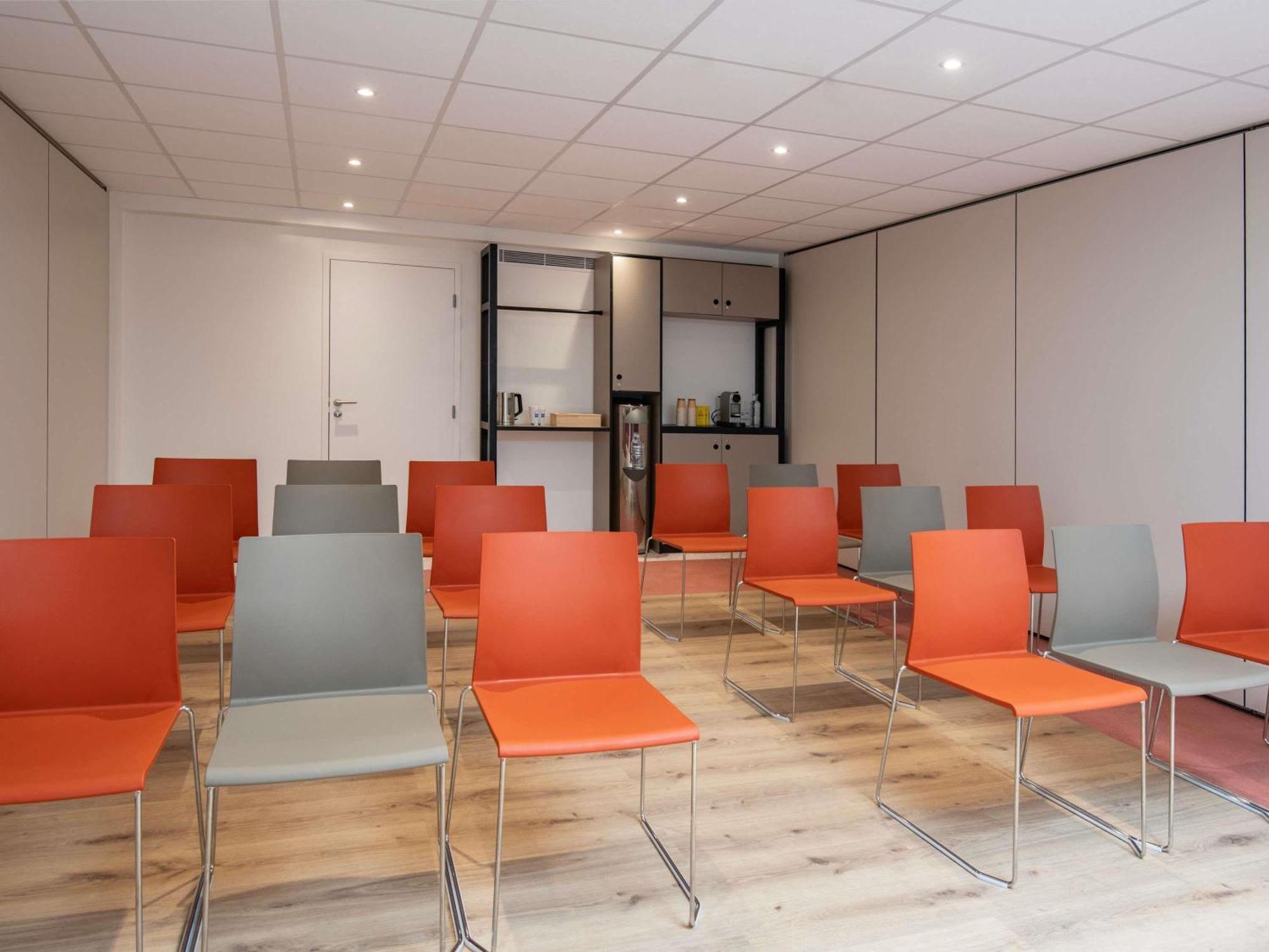 Ibis Budget Californie Lenval Hotel 2*