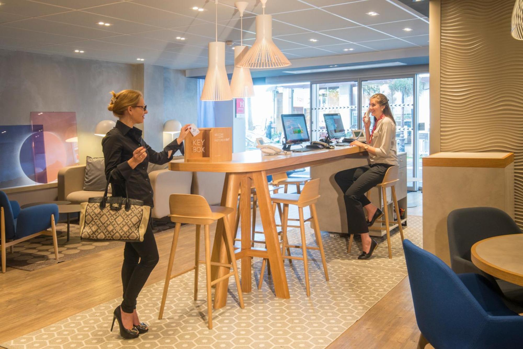 Mercure Promenade Des Hotel