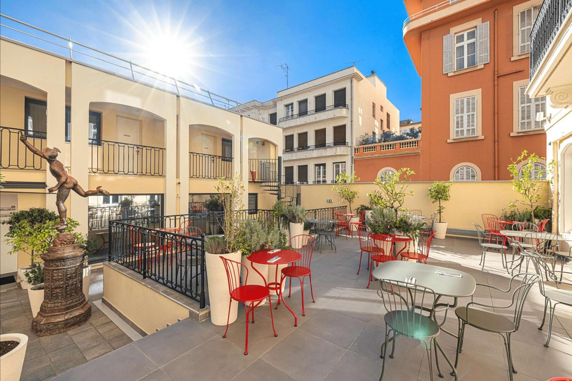 Hotel Apollinaire 4*