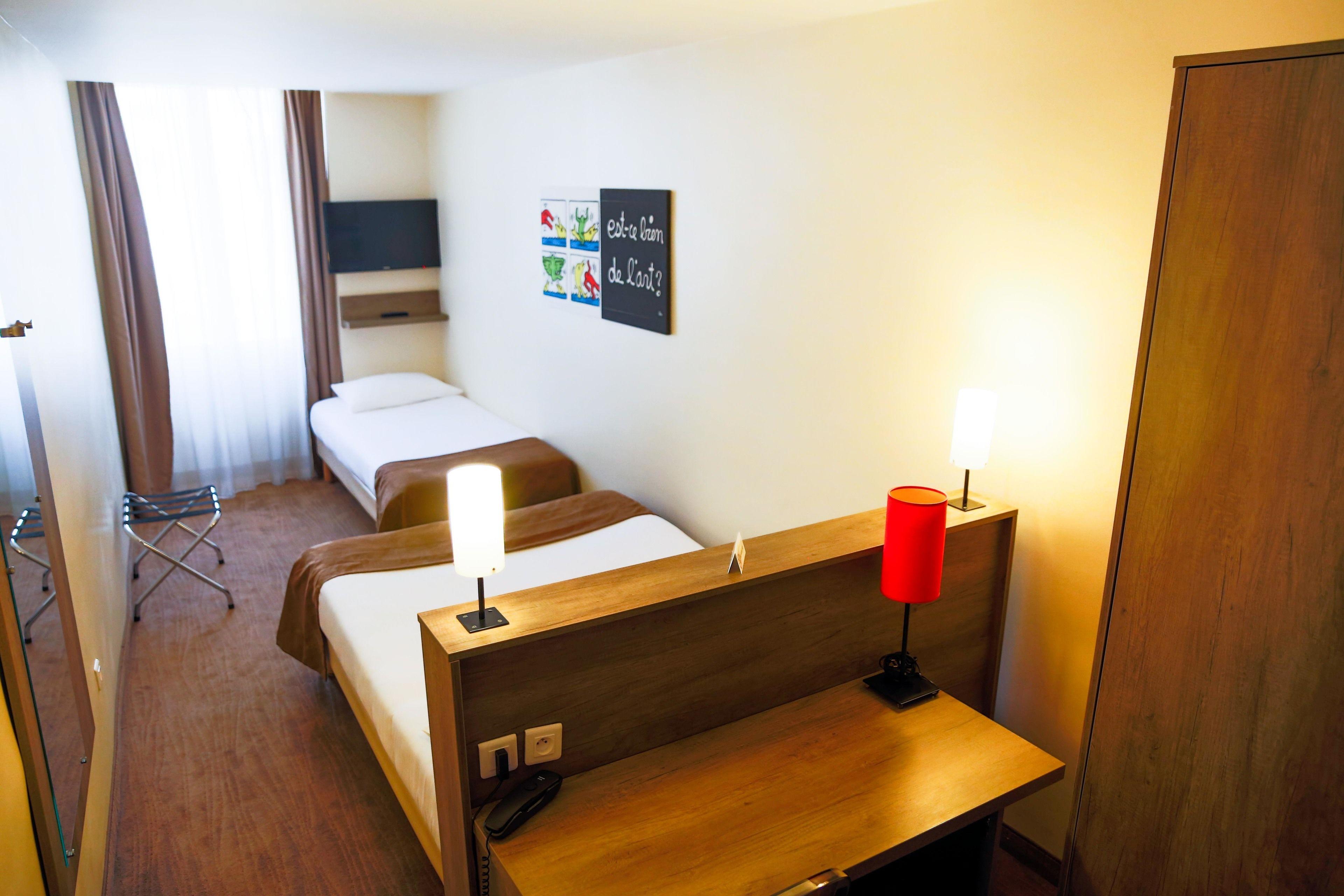 Le Seize, Centre Hotel