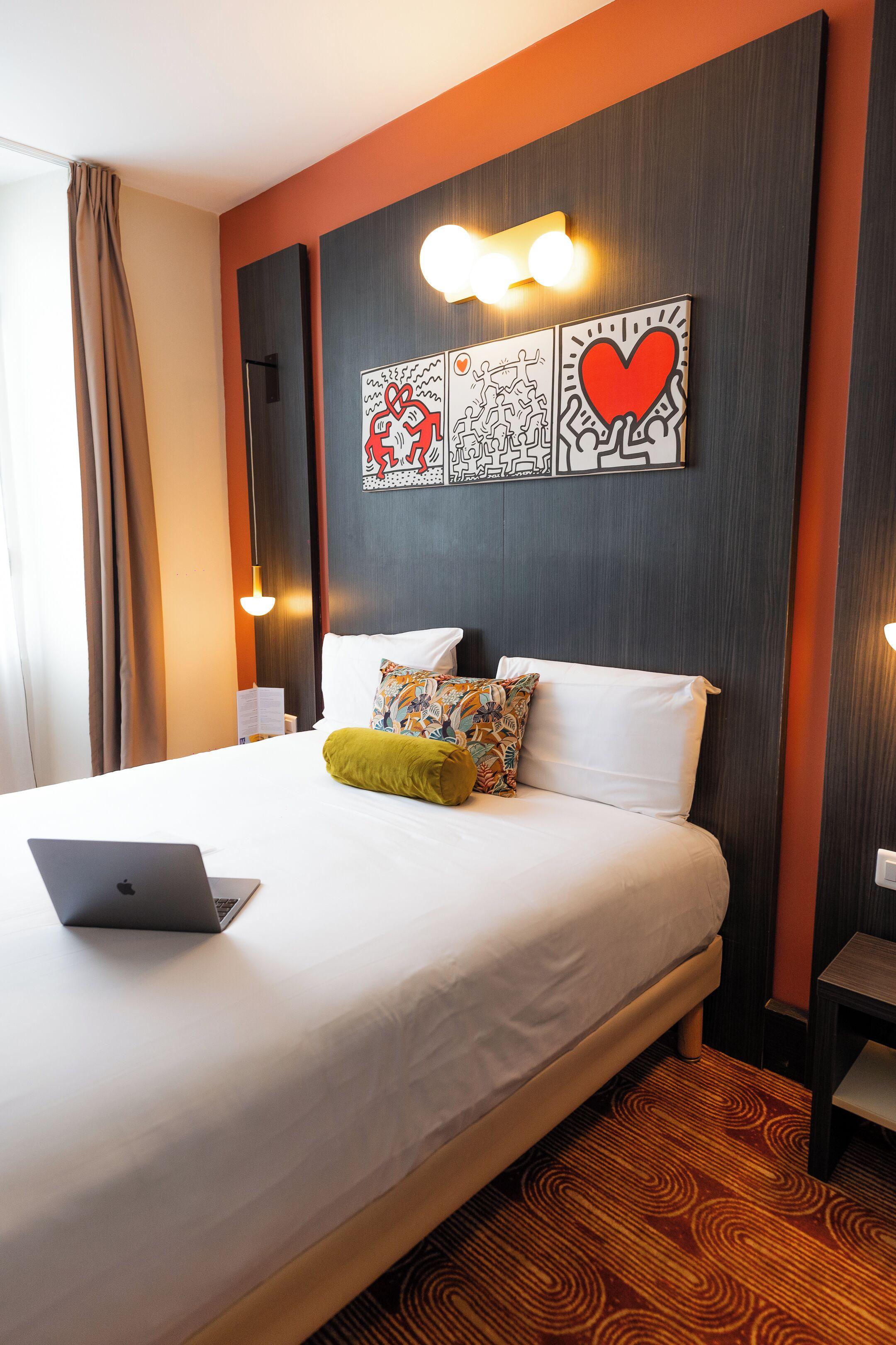 Le Seize, Centre Hotel