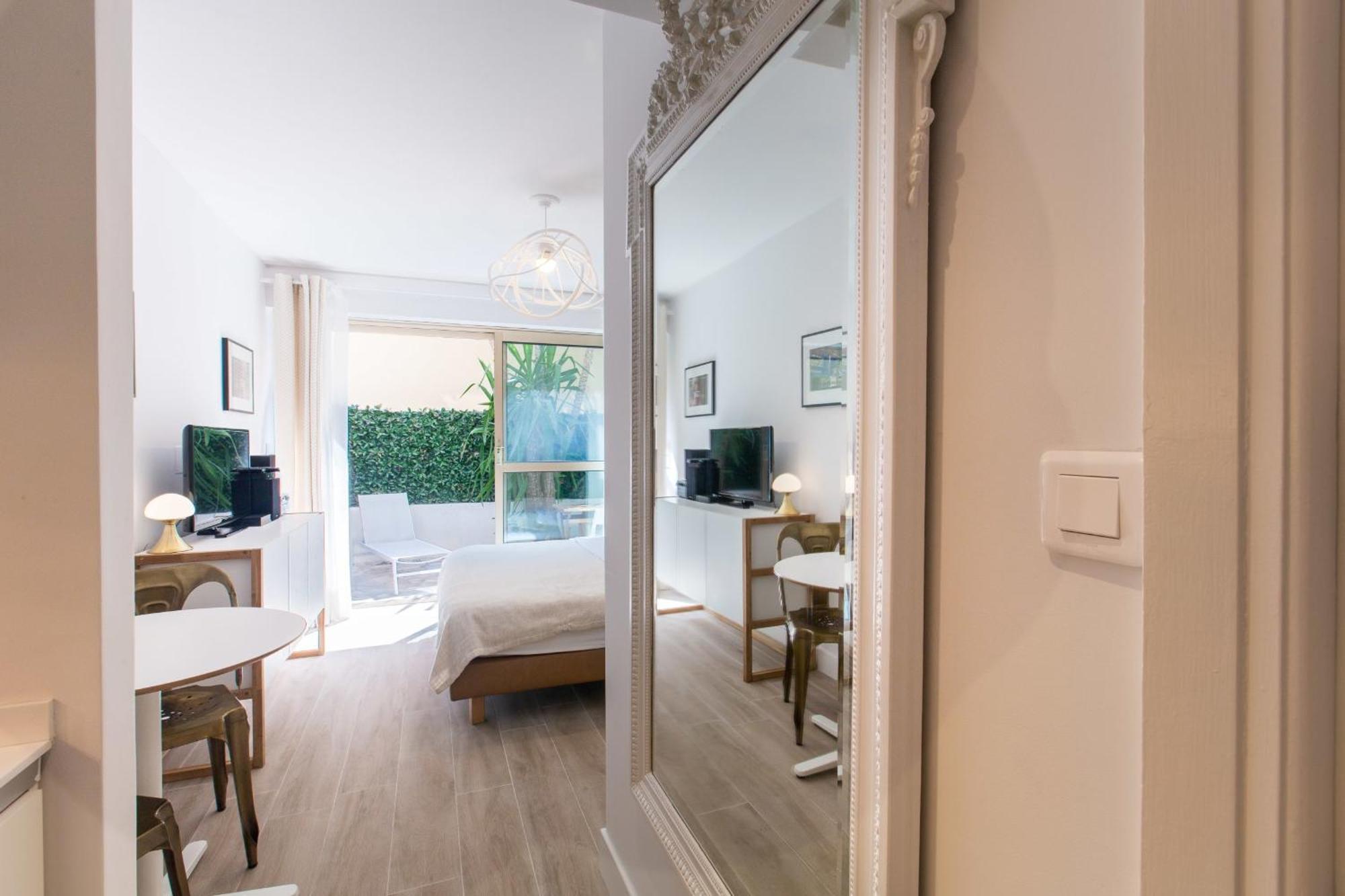 Centre Promenade With Terrace Next To The Sea In The Pedestrian Area Apartment *