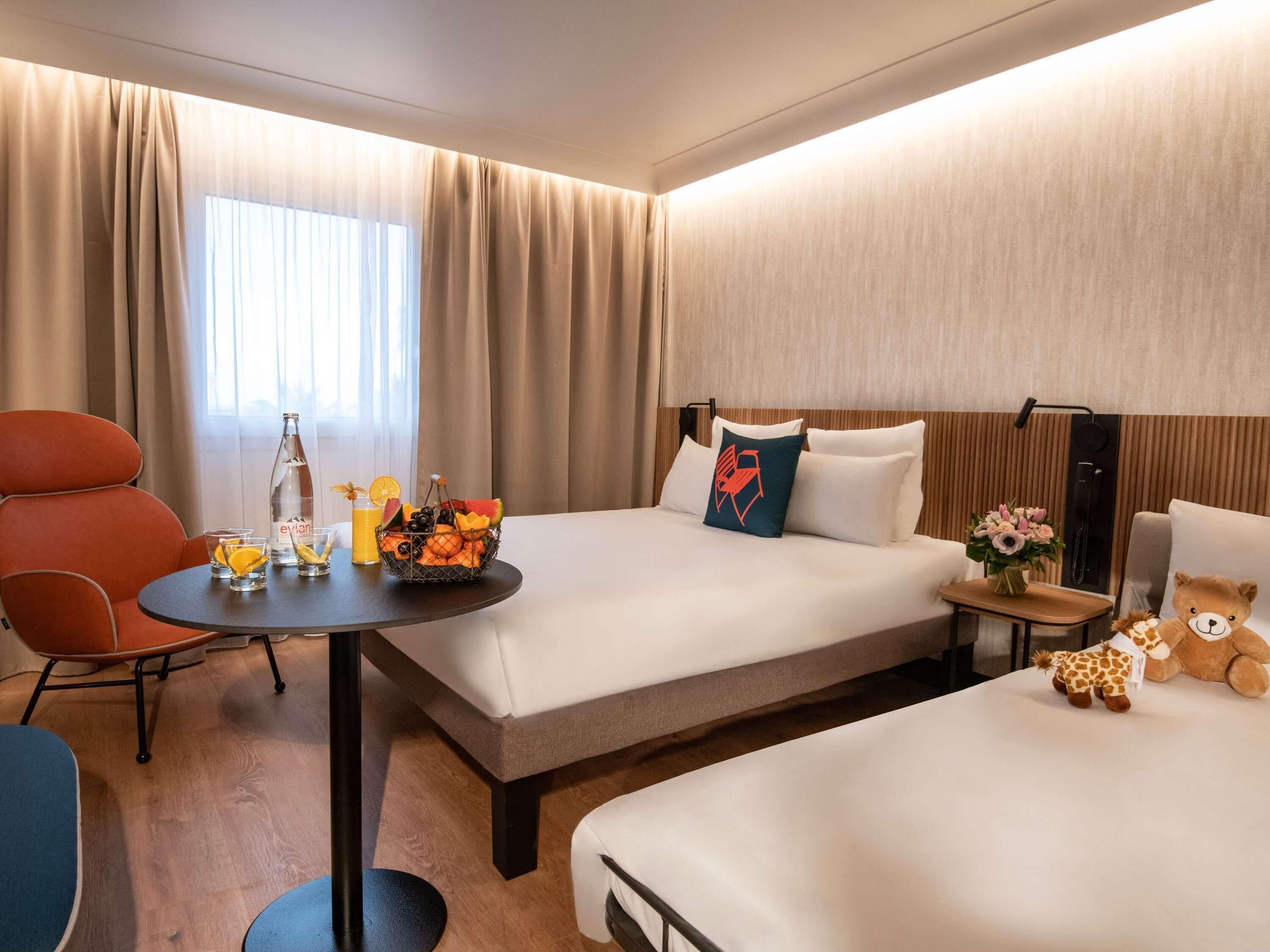 Novotel Arenas Aeroport 4*