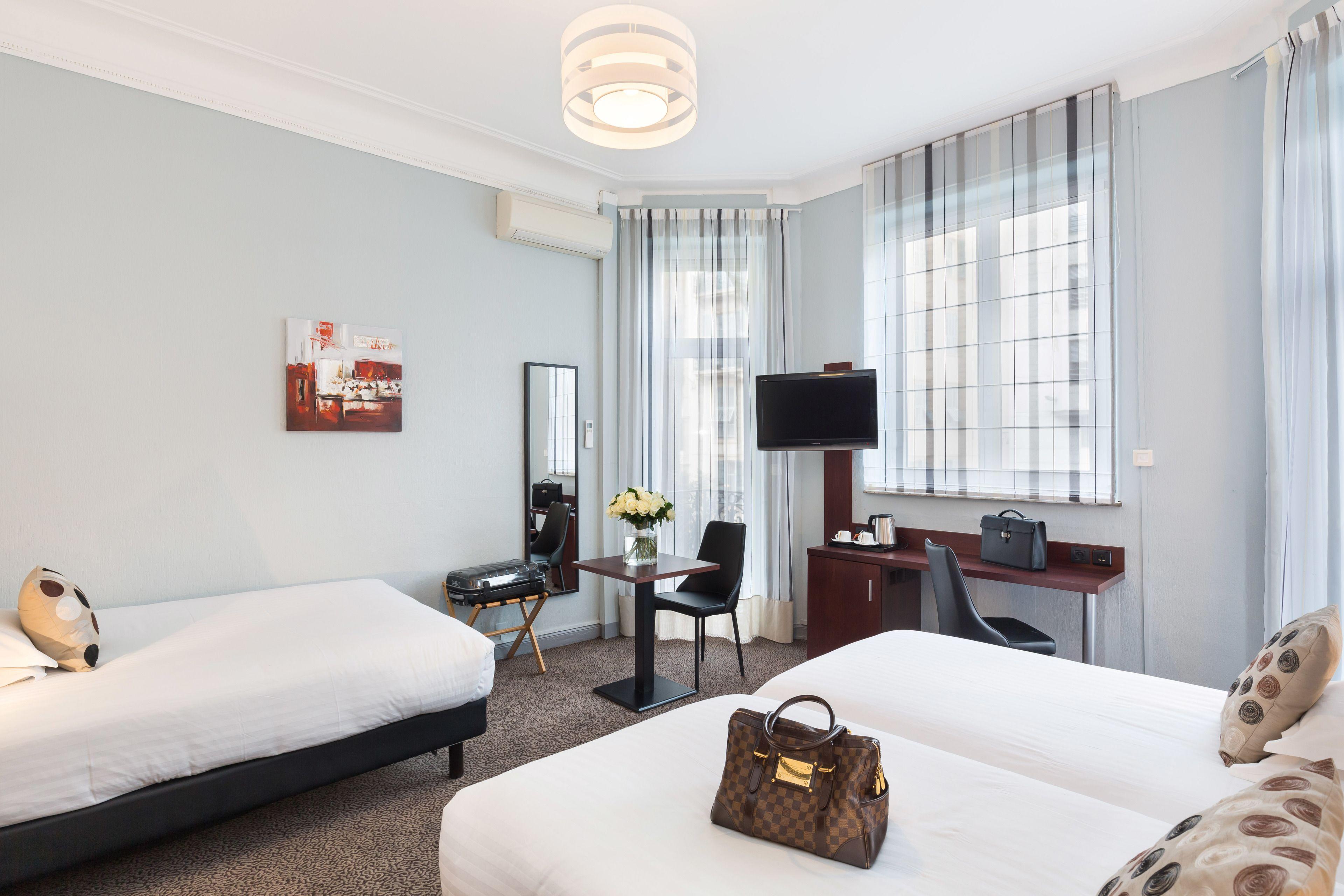 Hotel Western Brice Garden 4*