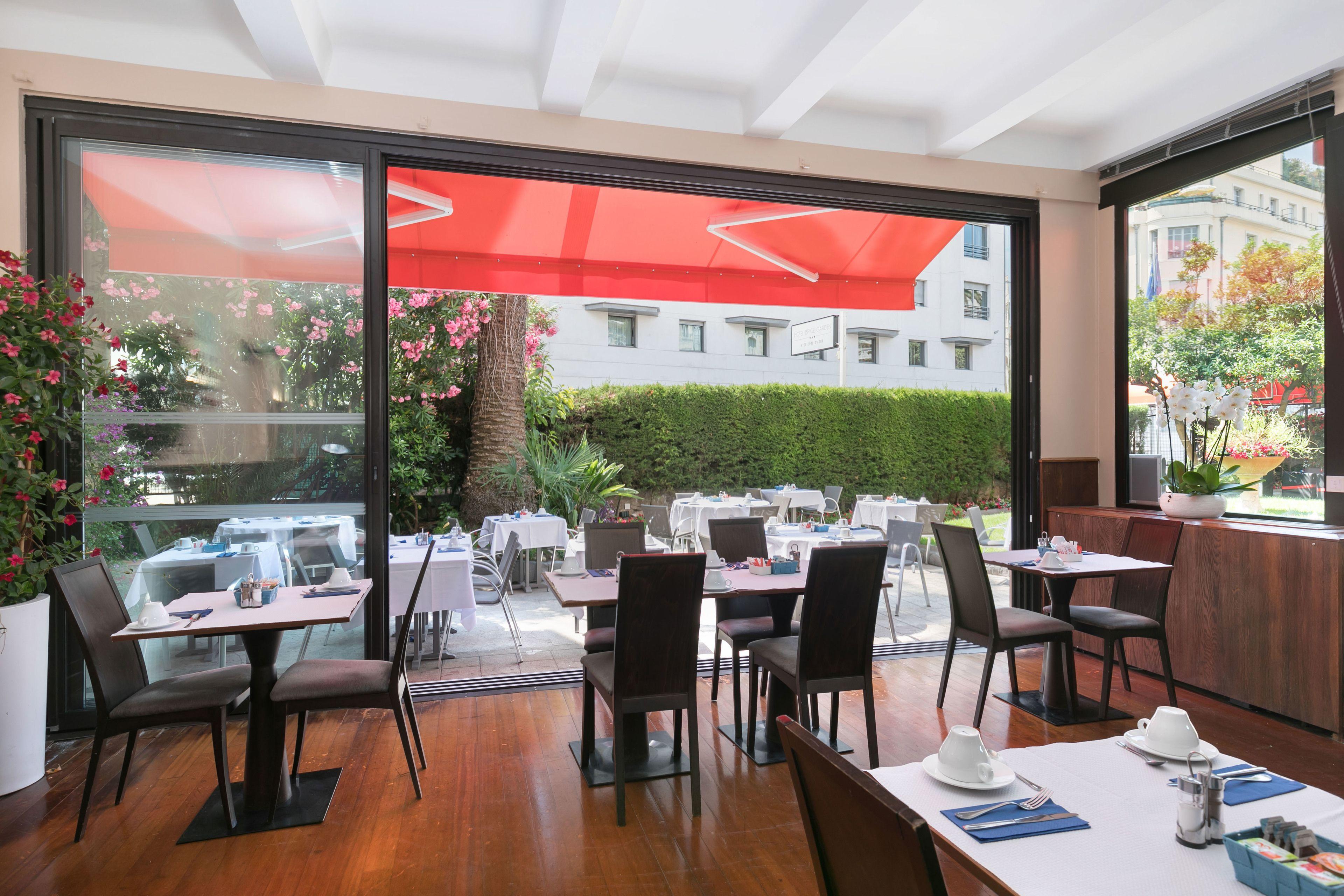 Hotel Western Brice Garden 4*