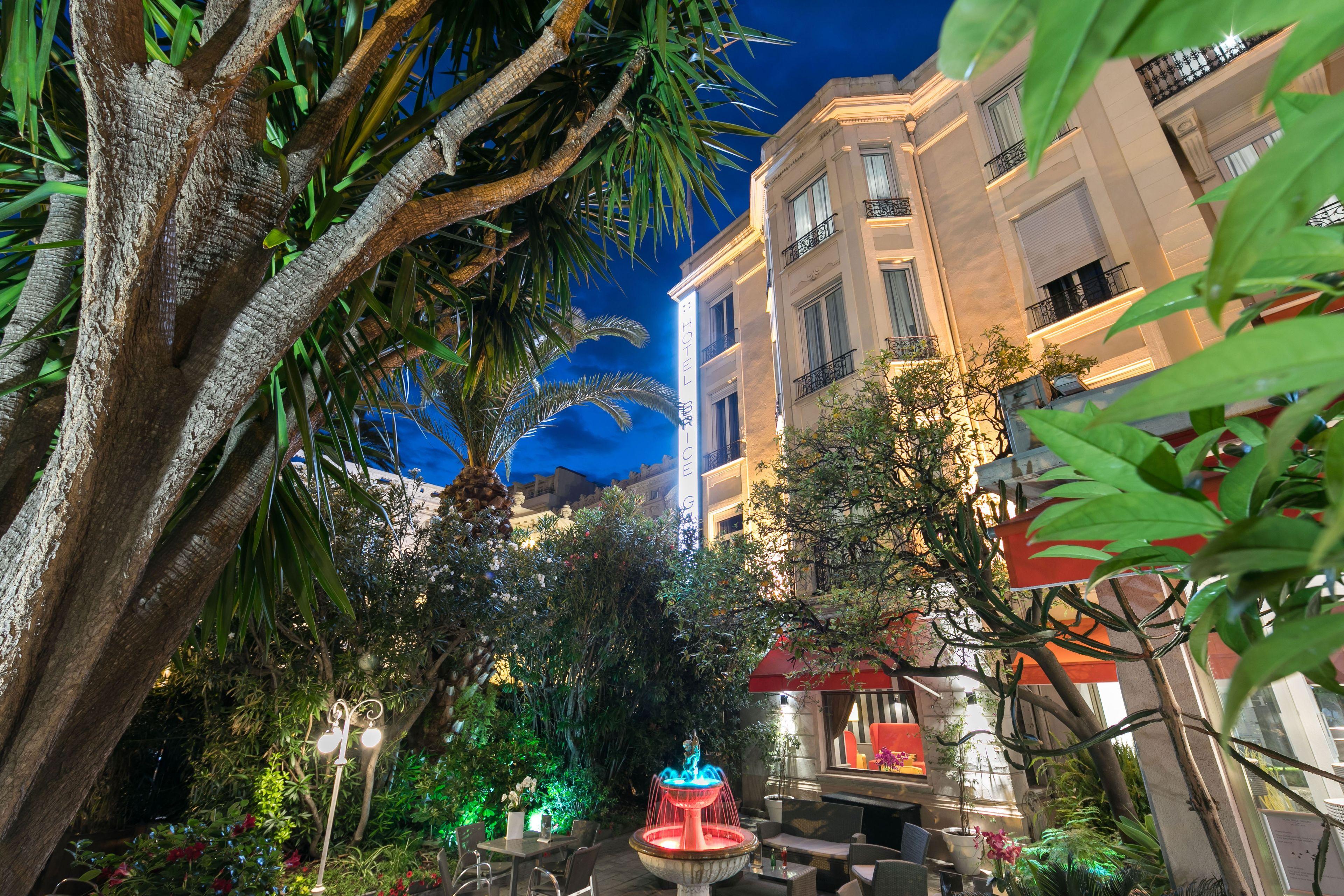 Hotel Western Brice Garden 4*