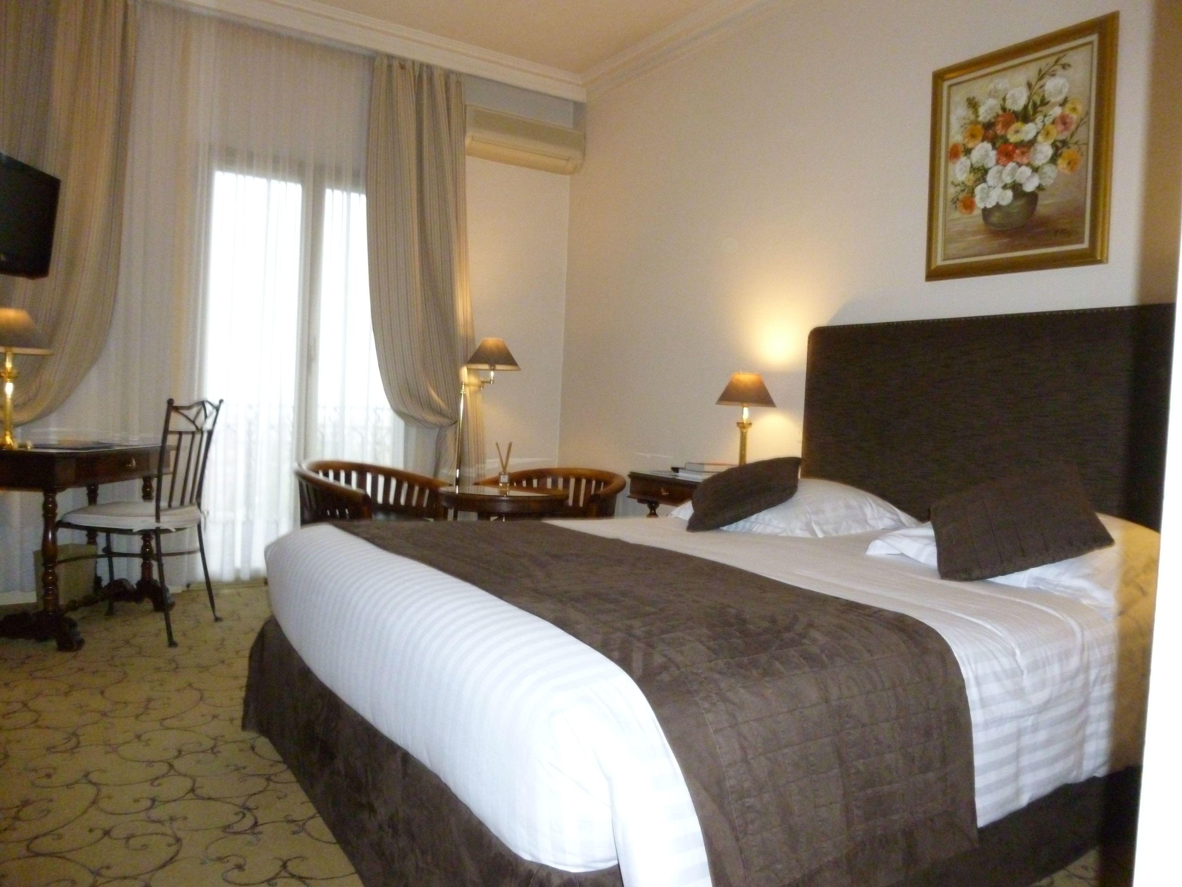 Hotel Petit Palais 4*