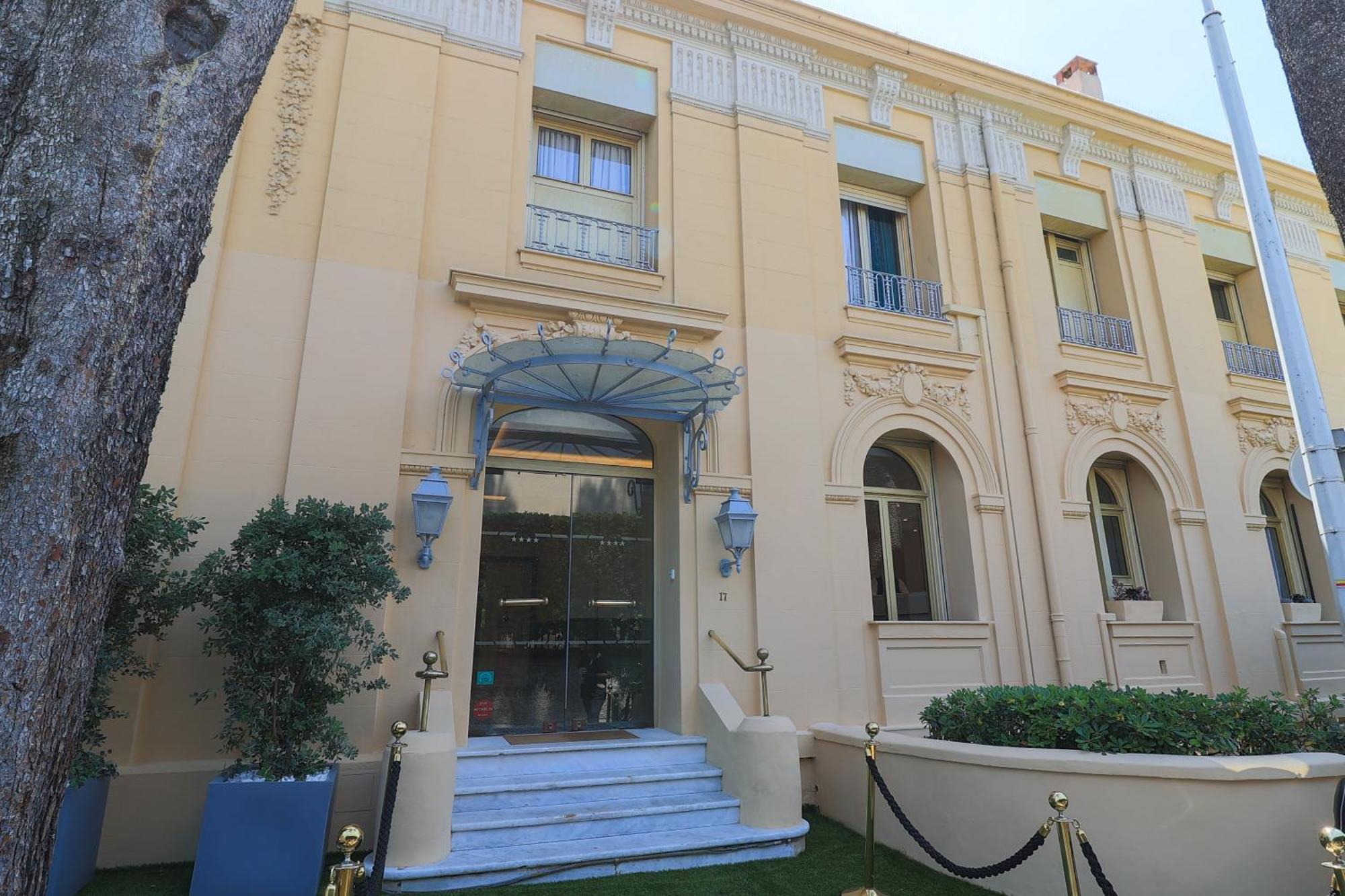 Petit Palais Hotel