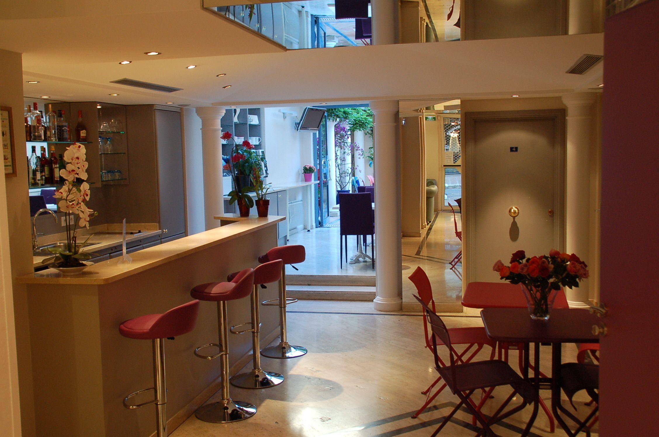 De La Fontaine 3*