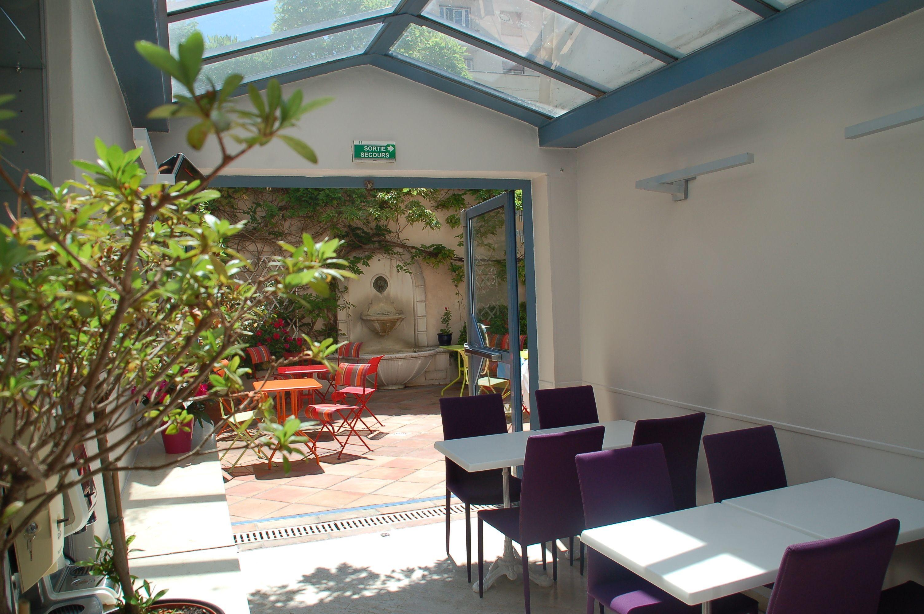 De La Fontaine Hotel 3*