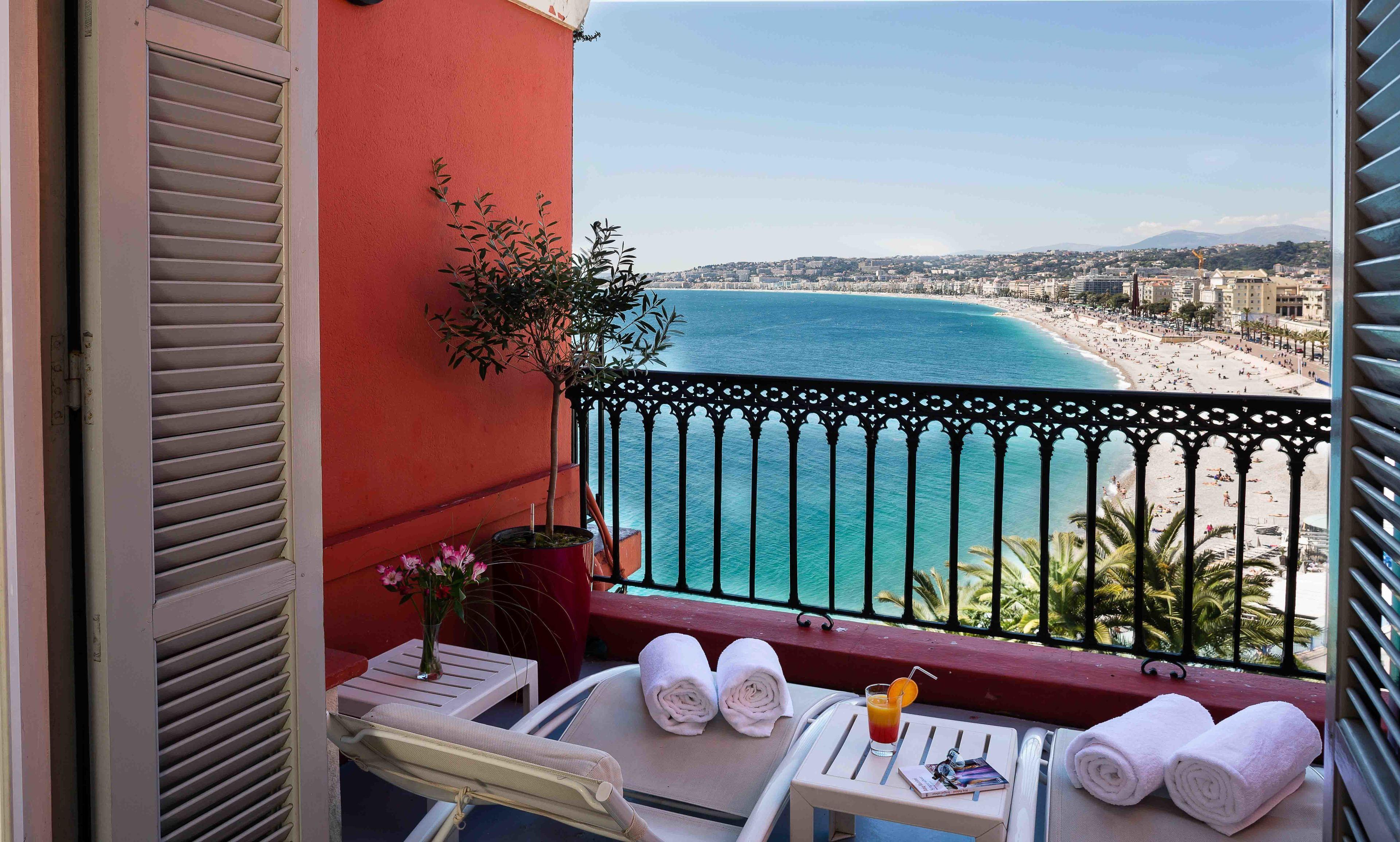 Suisse Hotel 4*