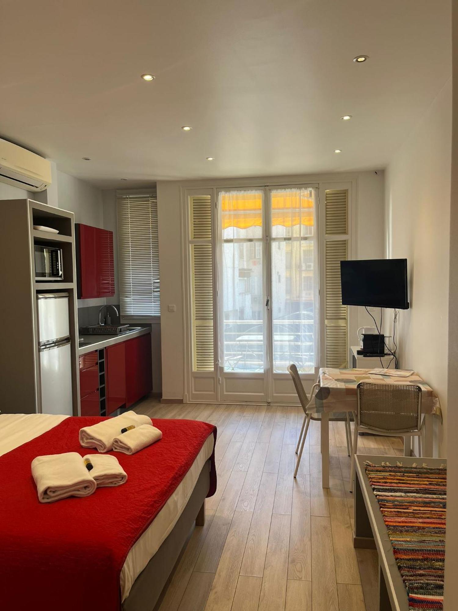 Red Buffa Apartment Nice