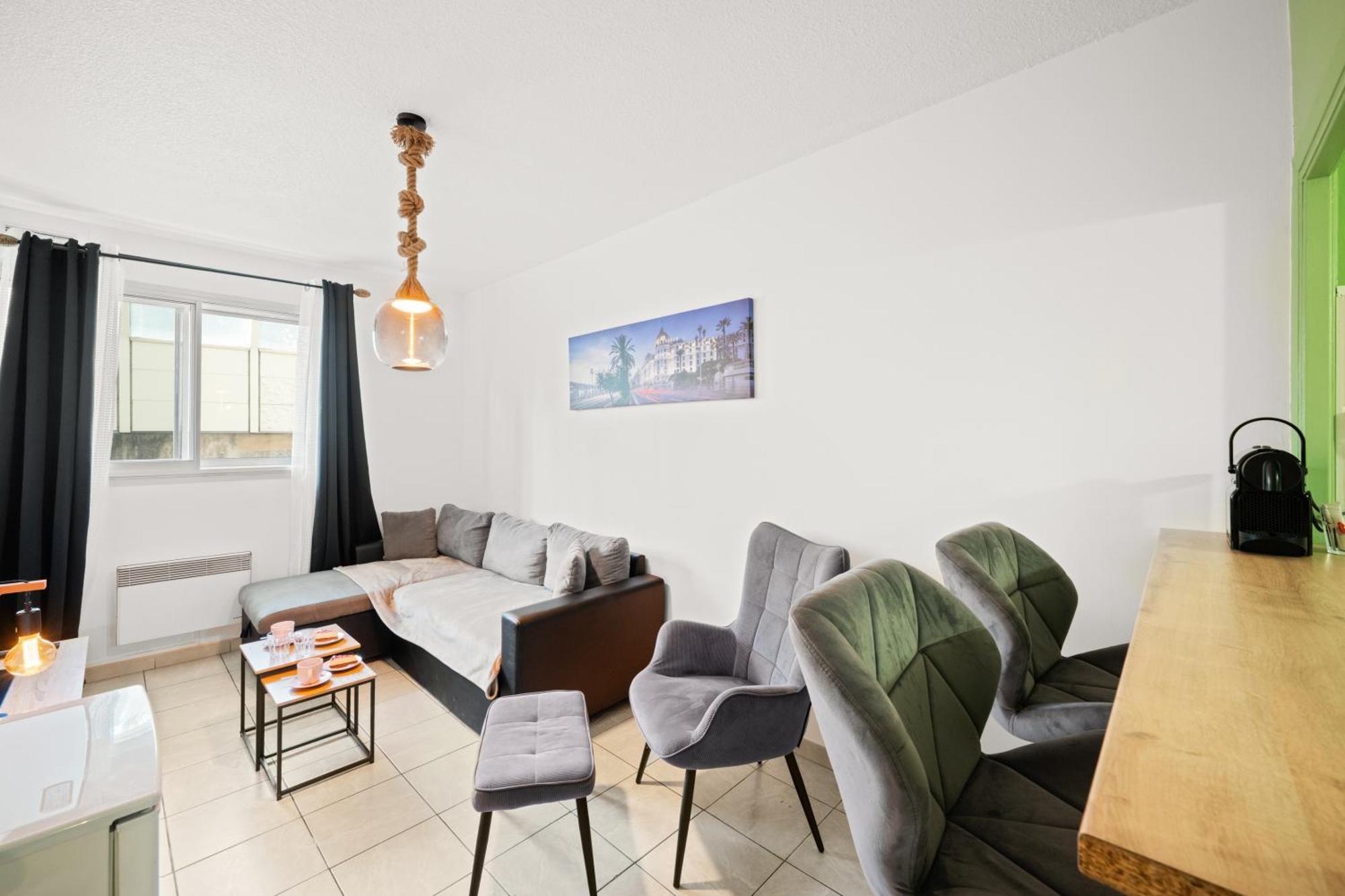 , Proche Et Aeroport