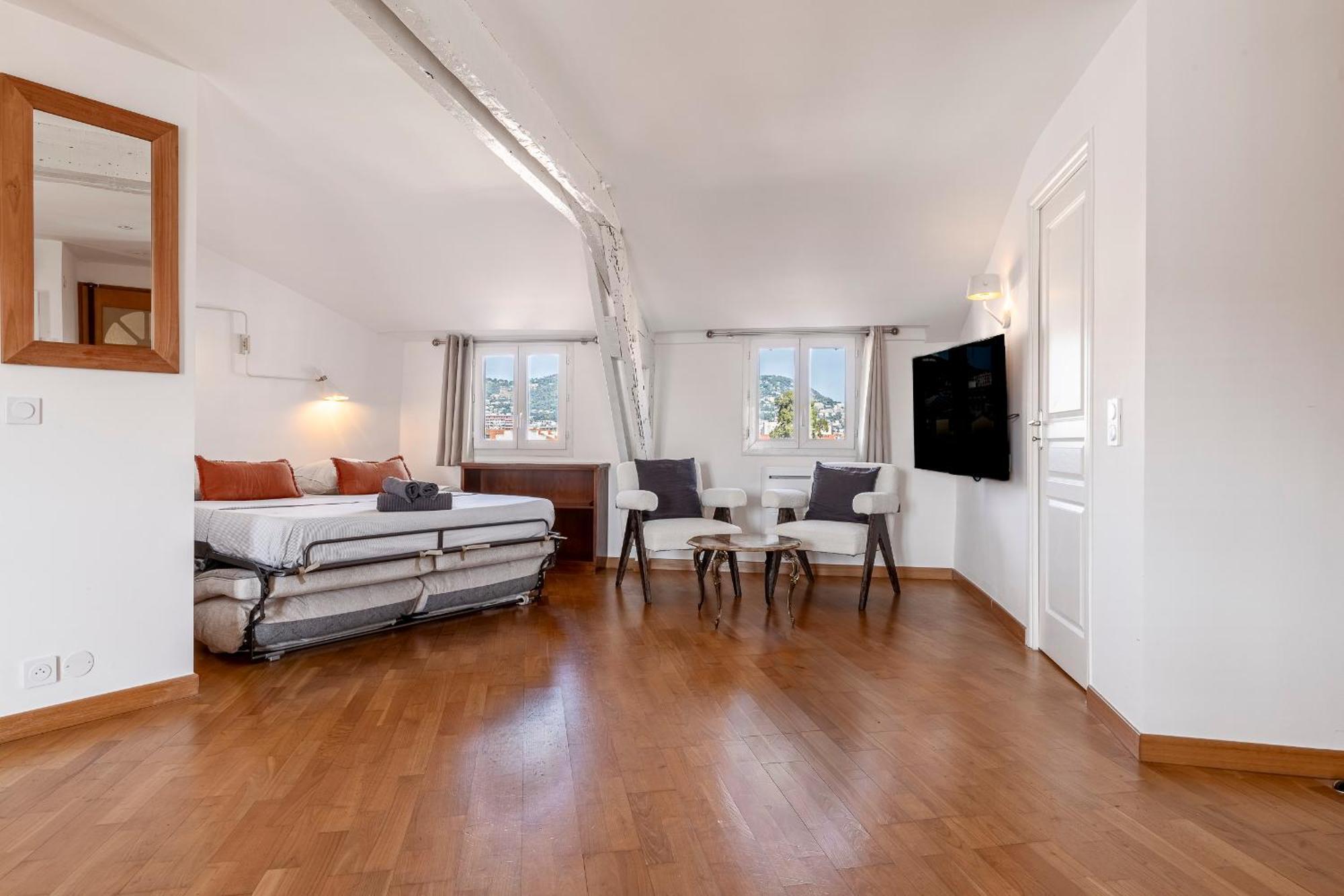 Apartment Charming Peaceful Haven In The Golden Square, Air-conditioned