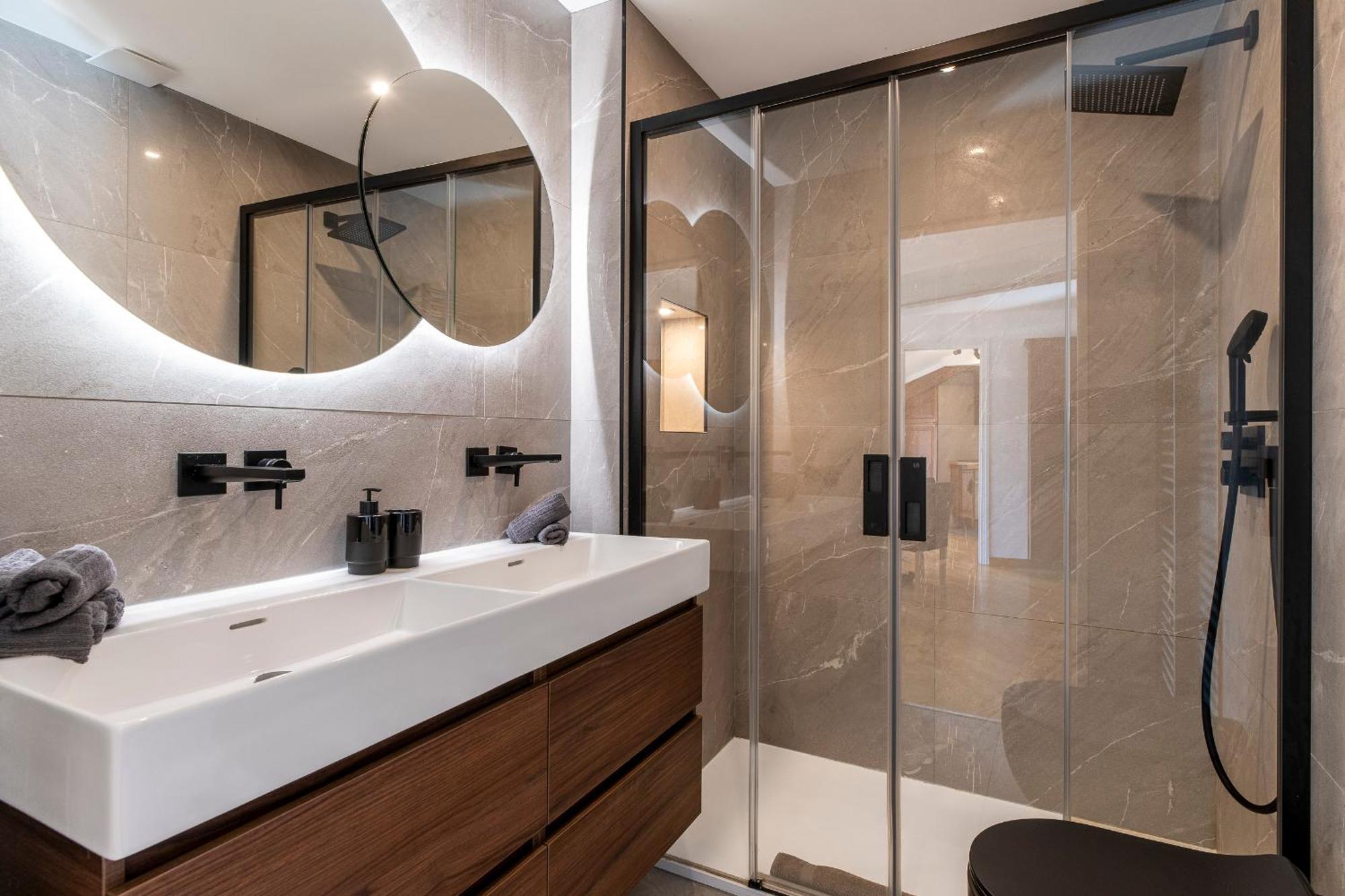 Charming Peaceful Haven In The Golden Square, Air-conditioned