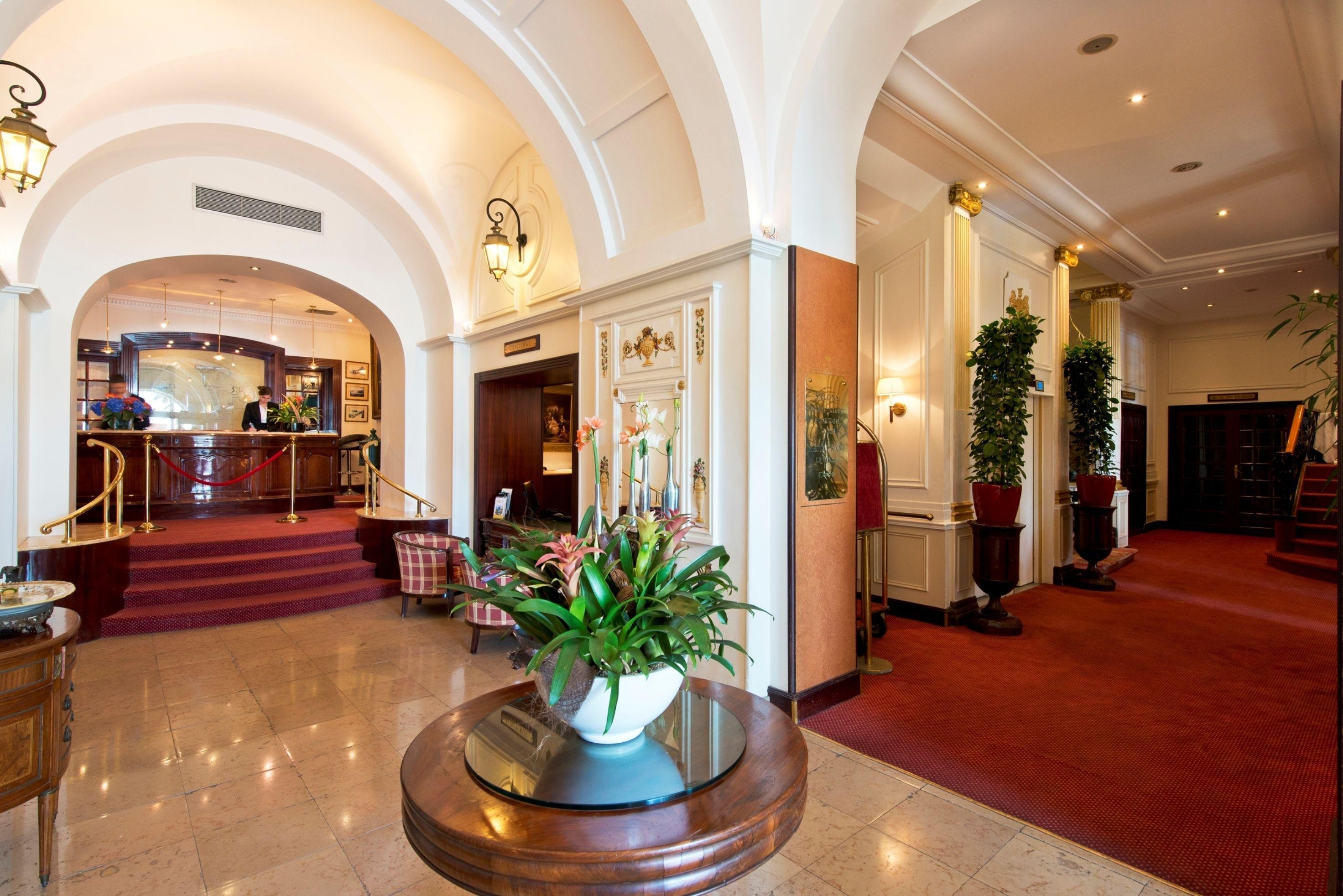 West End Promenade 4*