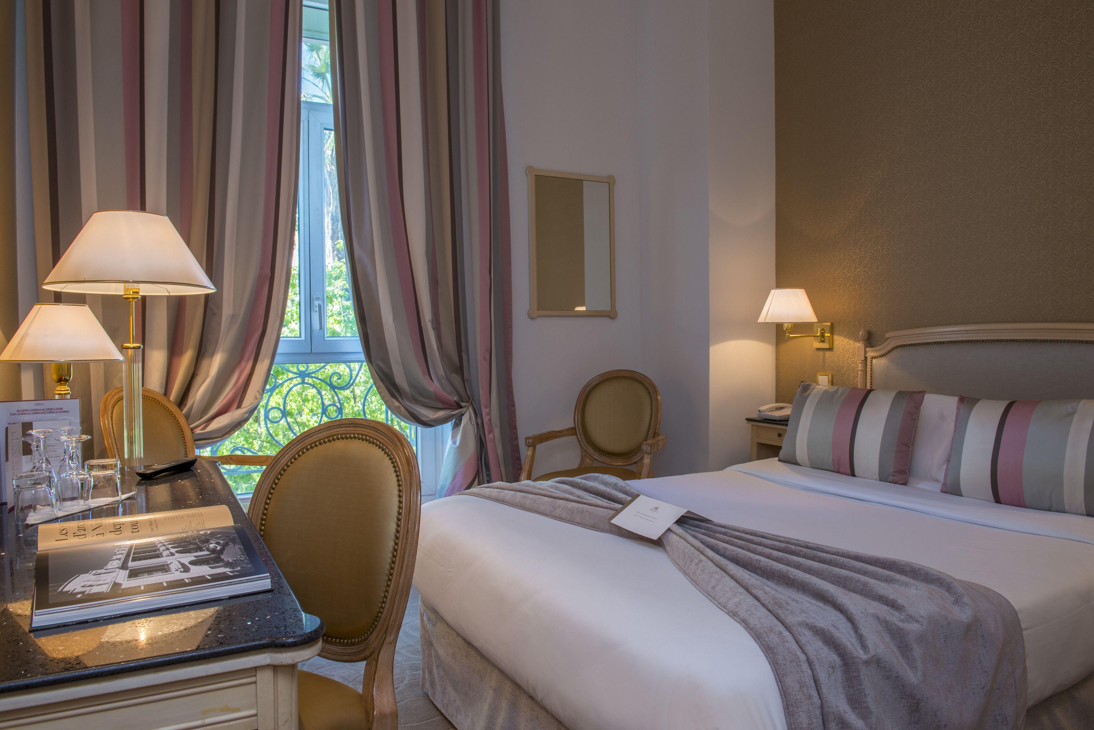 West End Promenade Hotel