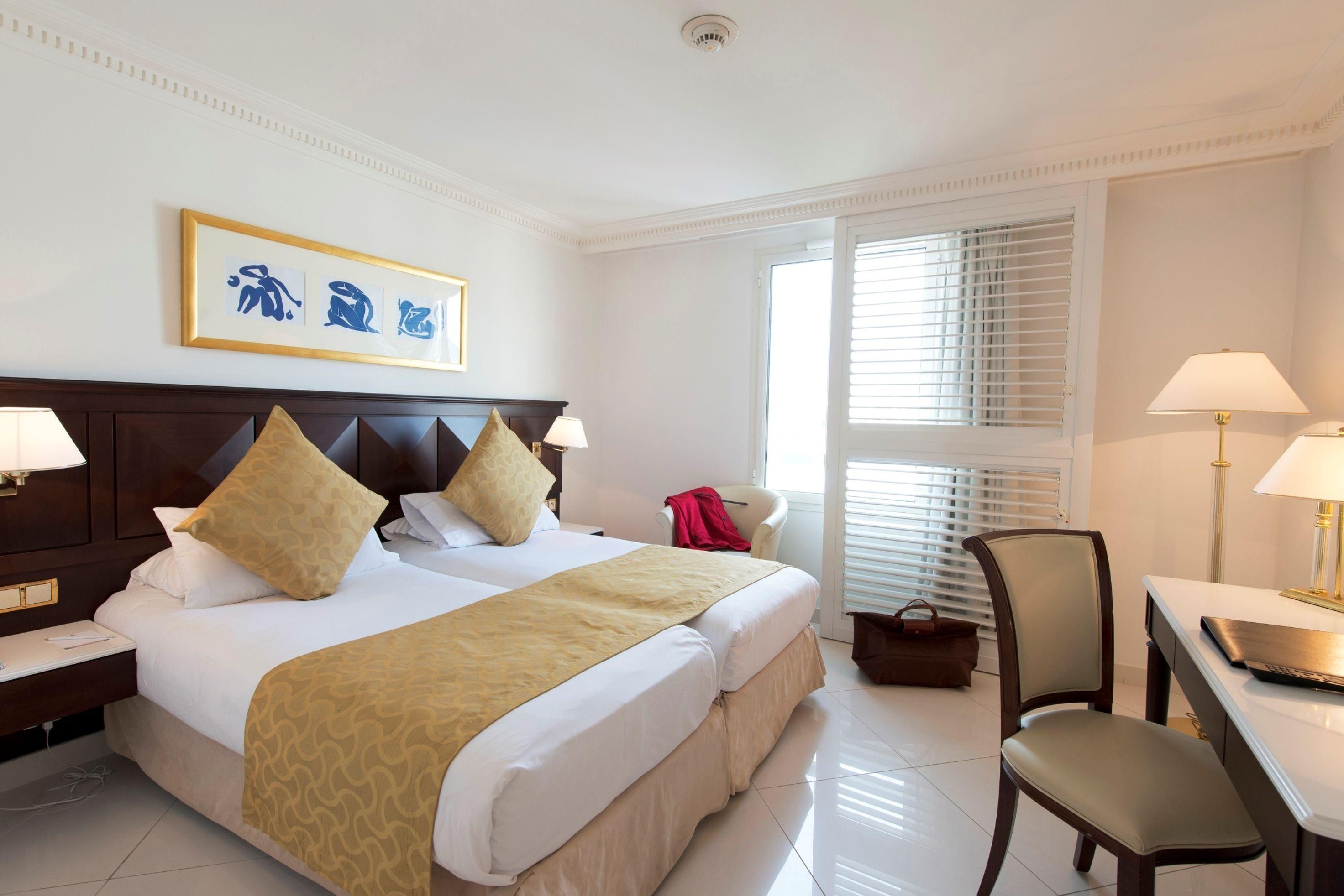 West End Promenade 4*