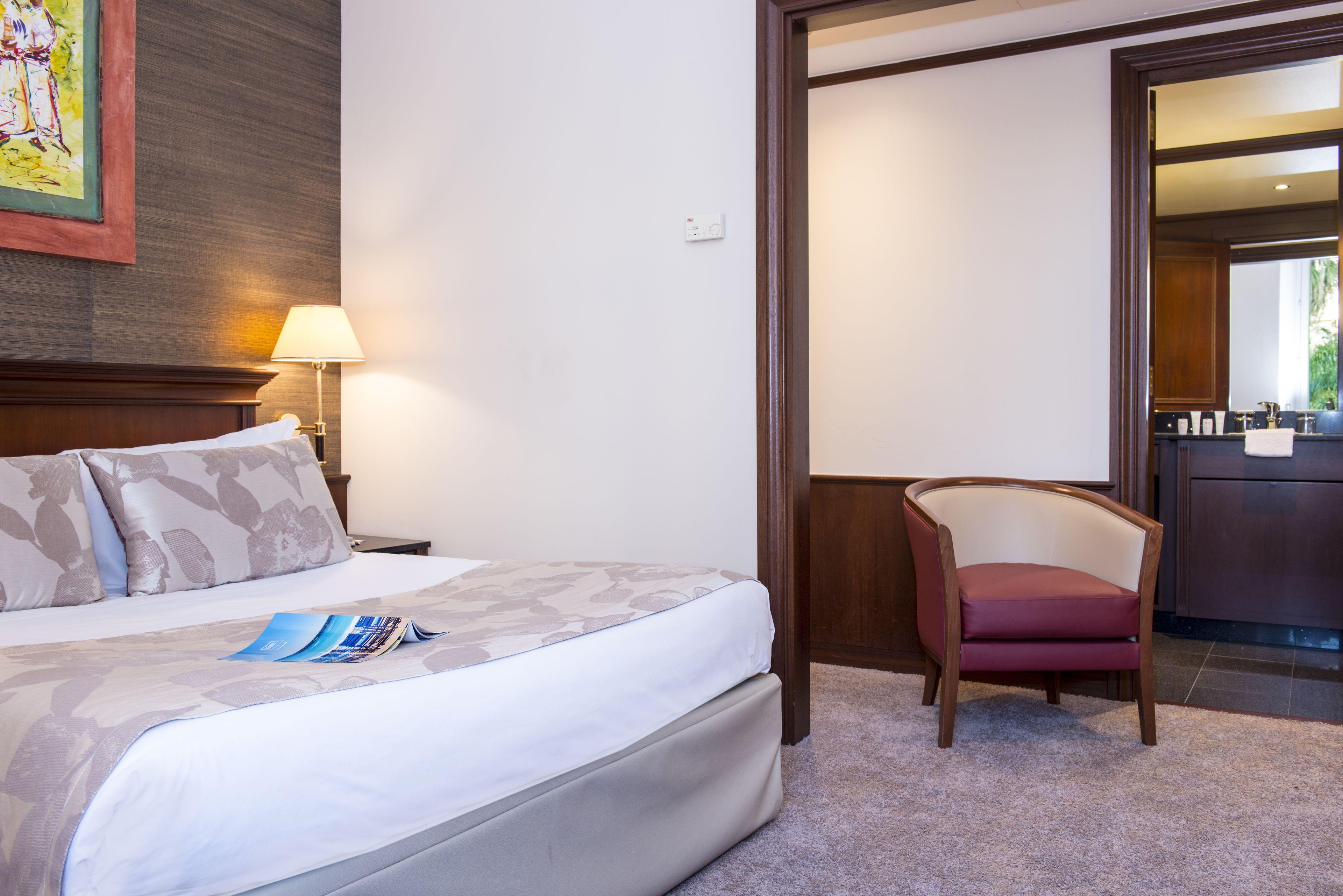 West End Promenade Hotel 4*