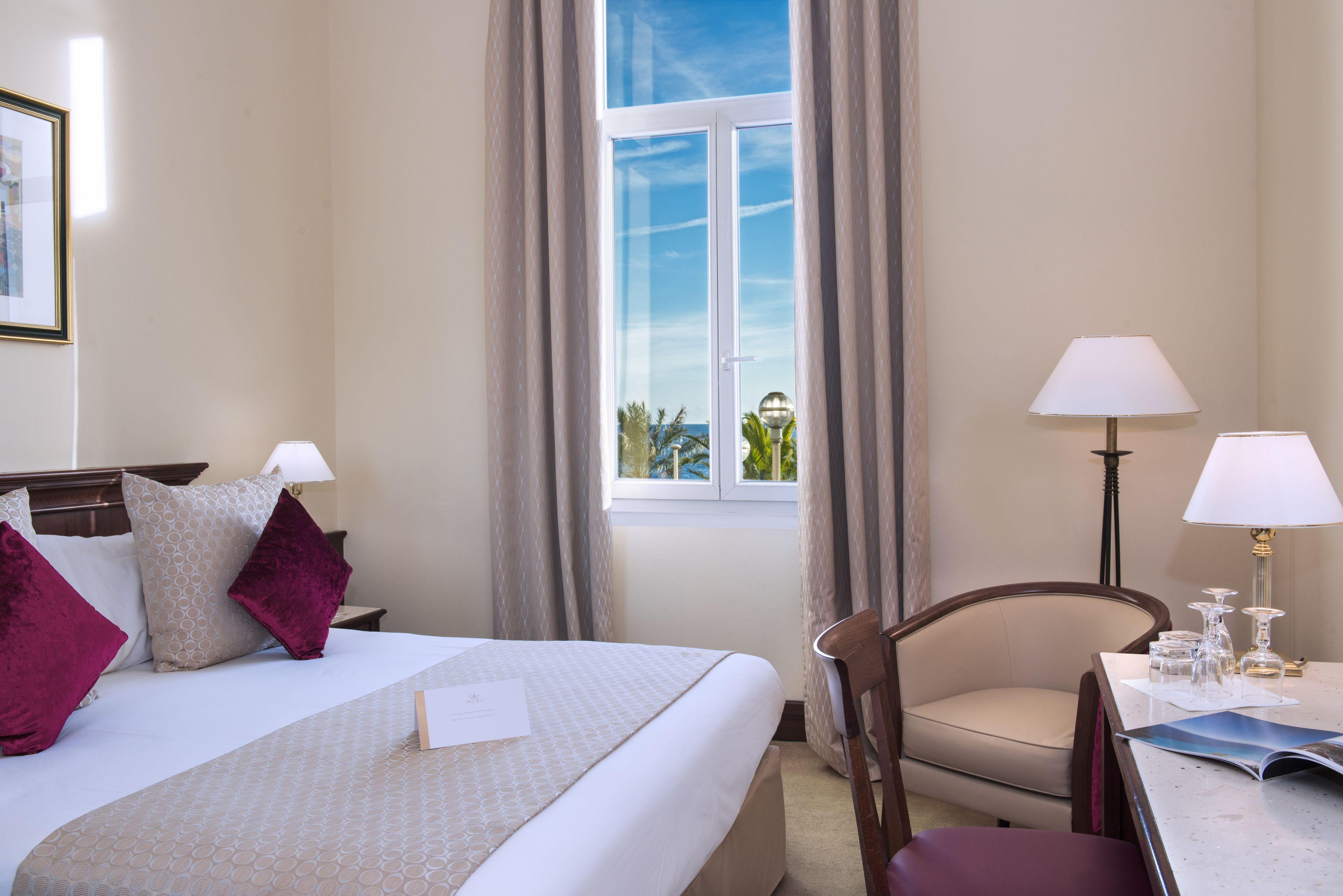 West End Promenade Hotel 4*