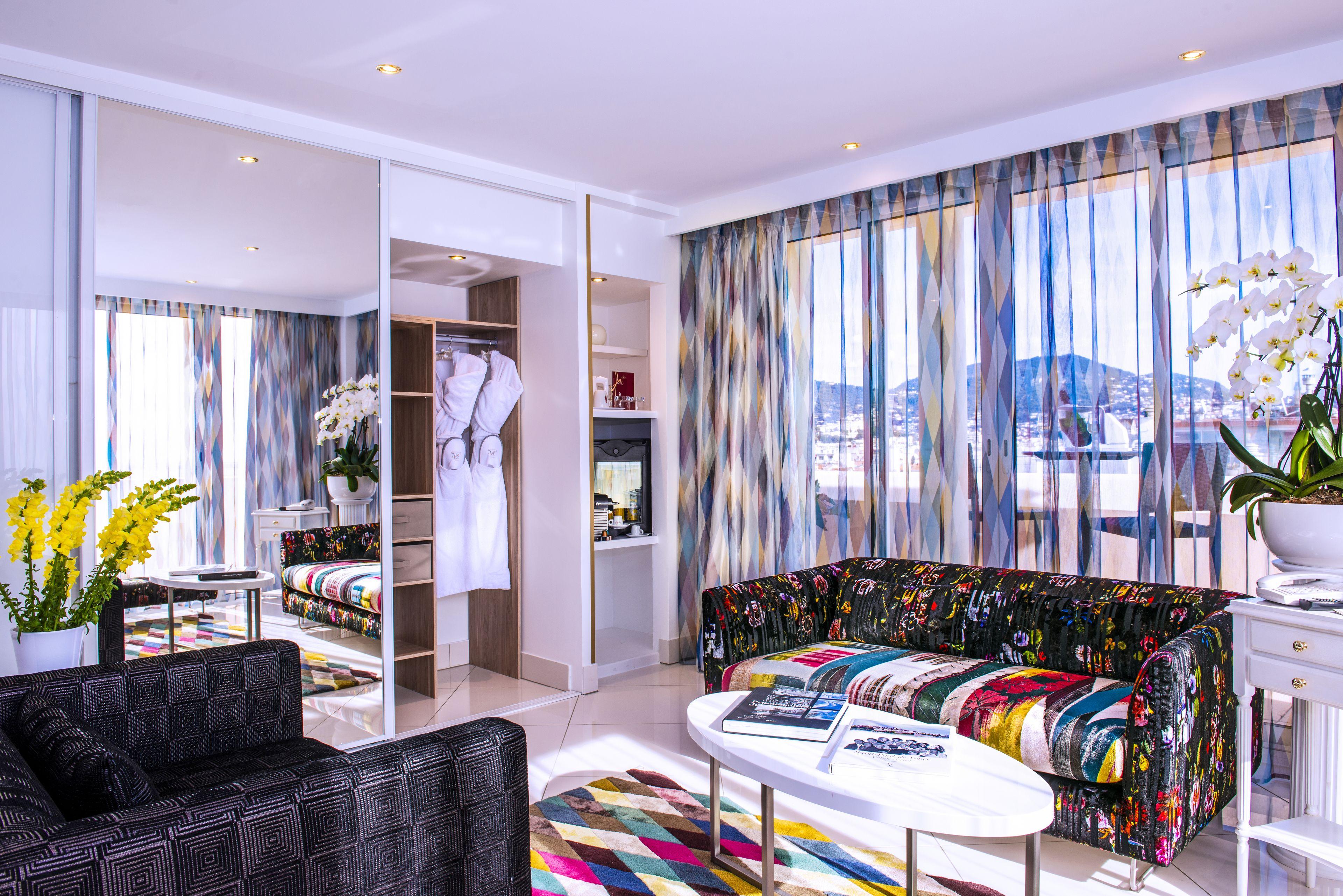 West End Promenade Hotel