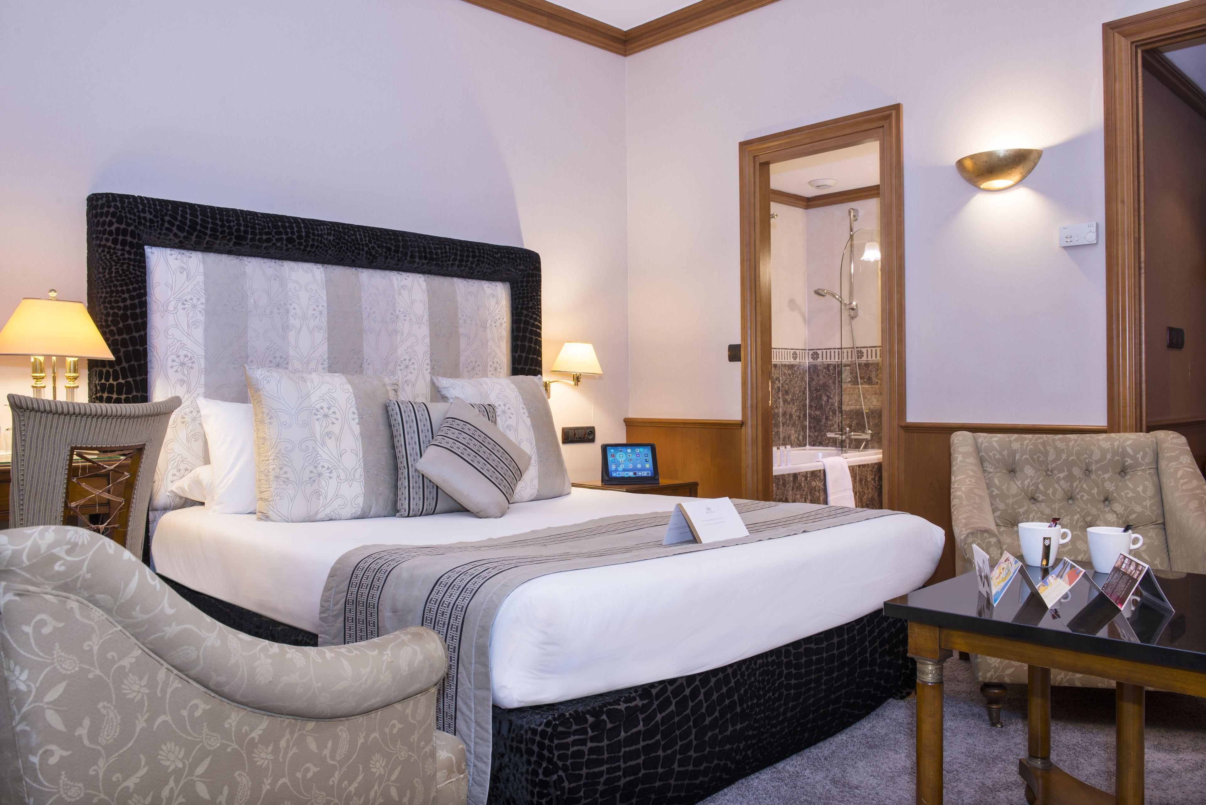 West End Promenade Nice