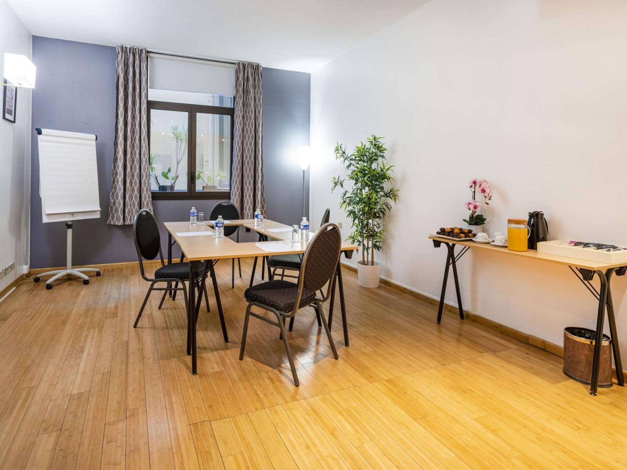Riviera Hotel 4*