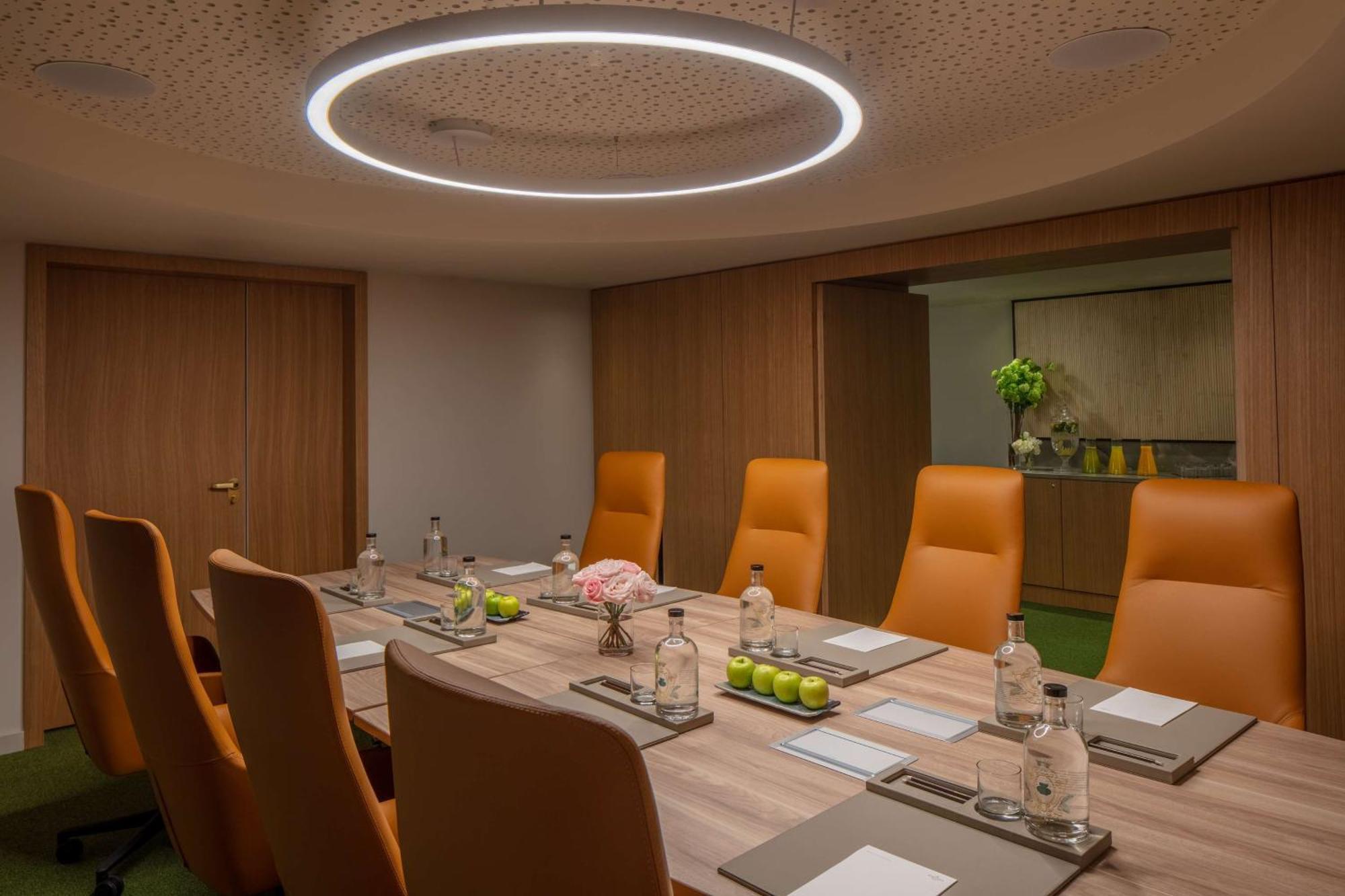 Anantara Plaza - A Leading Of The World Hotel 5*