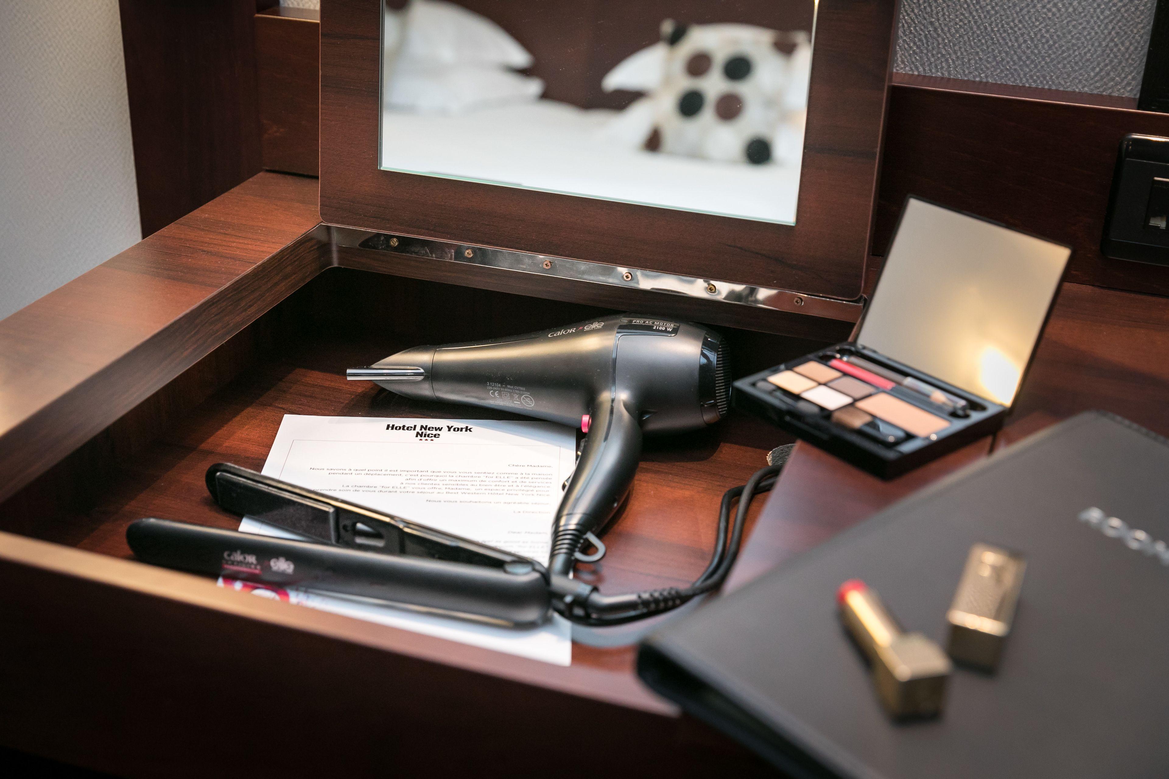 Hotel Western Lakmi 3*