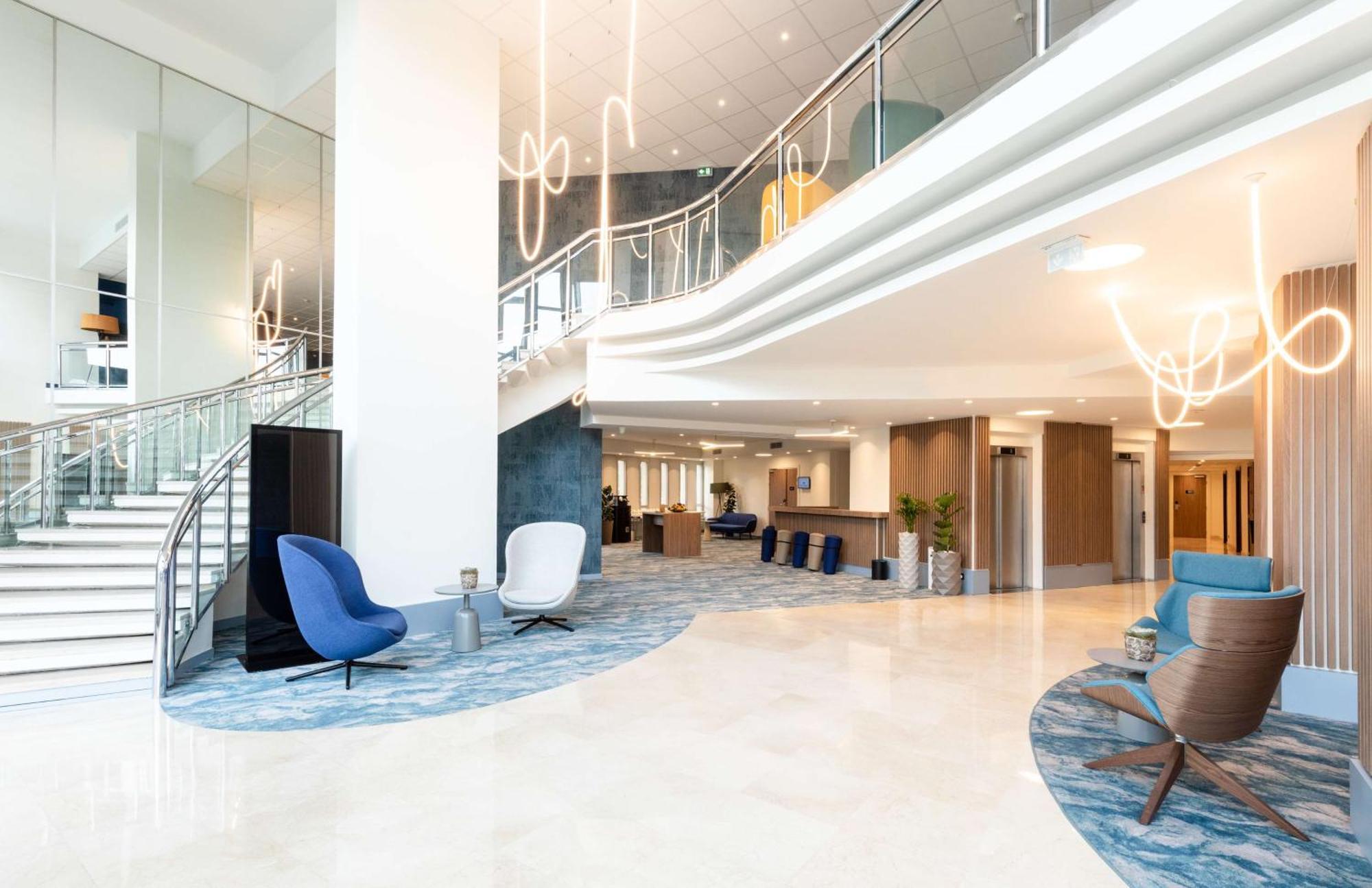 Radisson Airport Hotel 4*