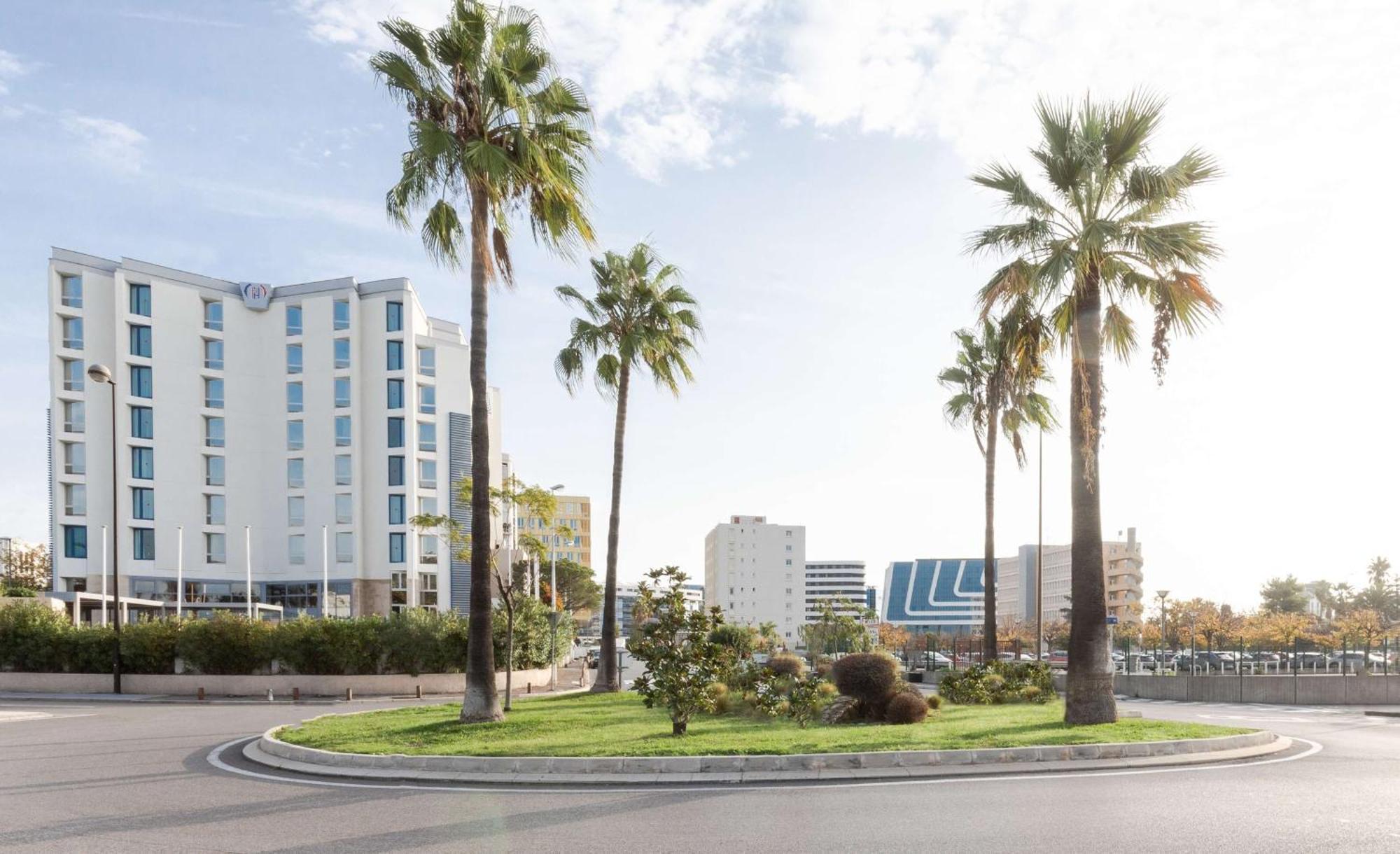 Hotel Radisson Airport 4*